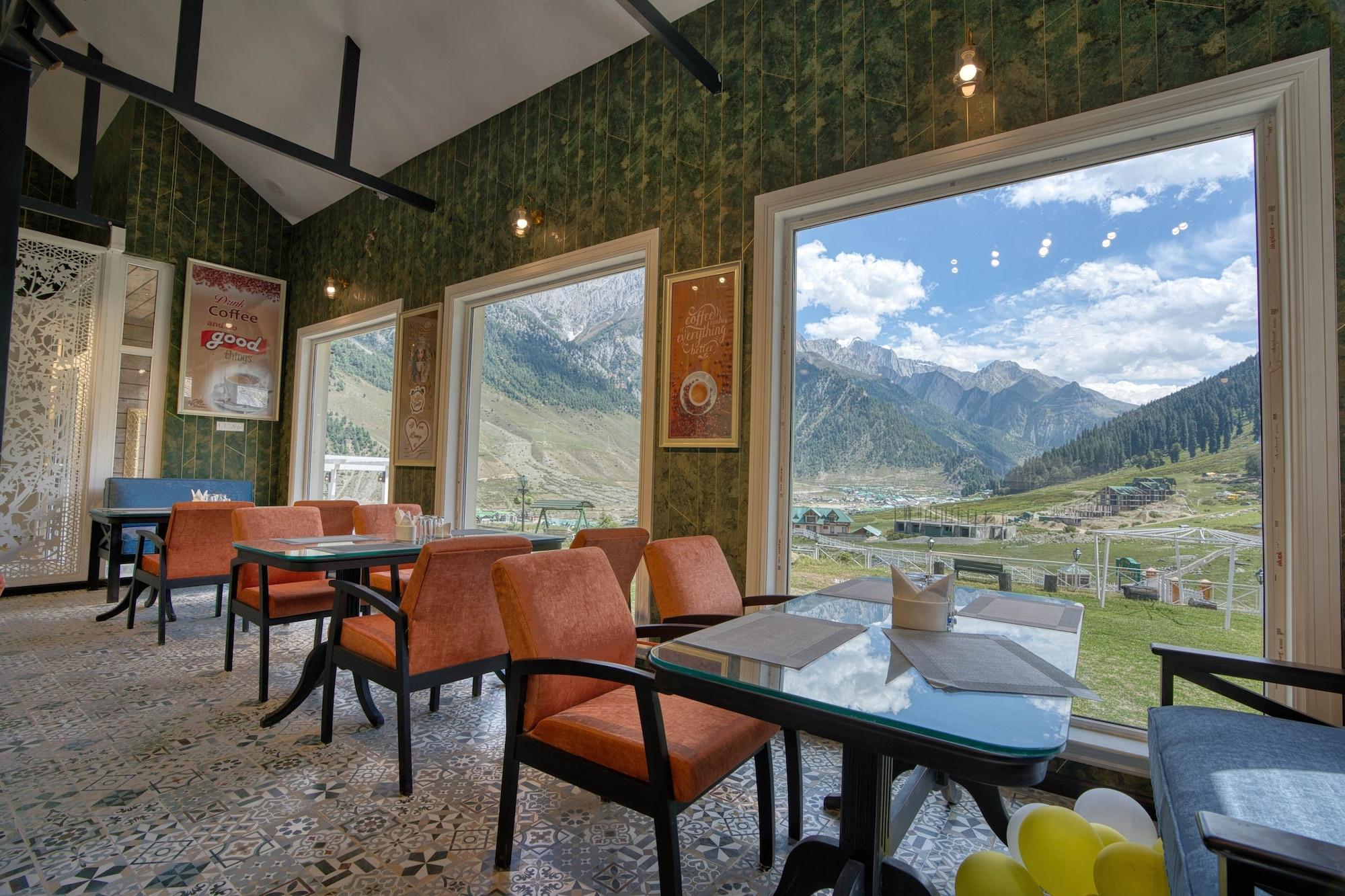 Bar/Salón Golden Meadows Hotels & Resorts