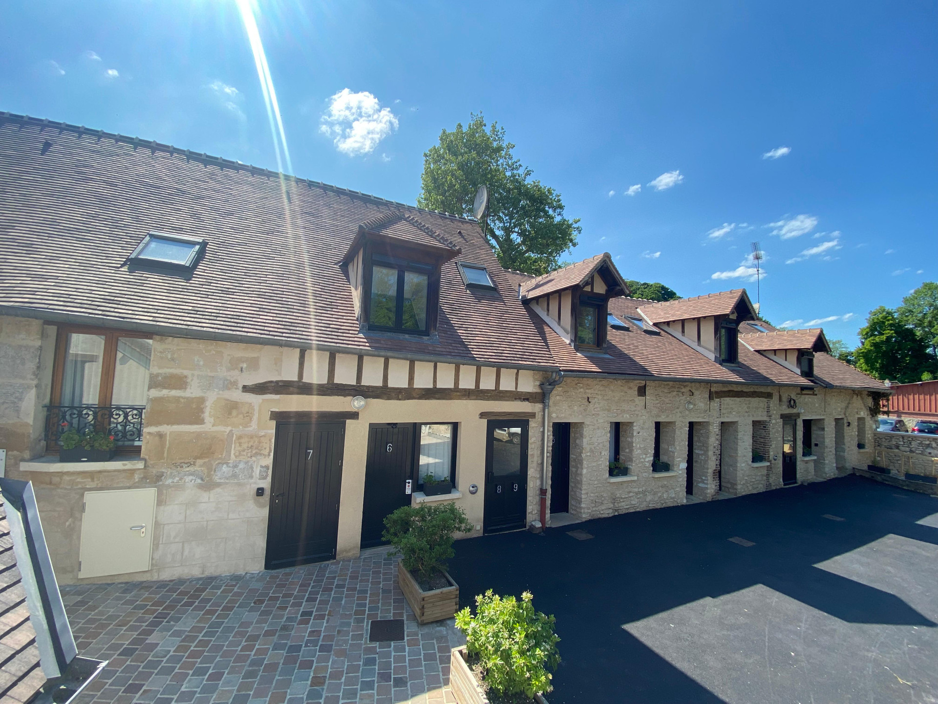 Vista Exterior Logis Hôtel Saint Nicolas