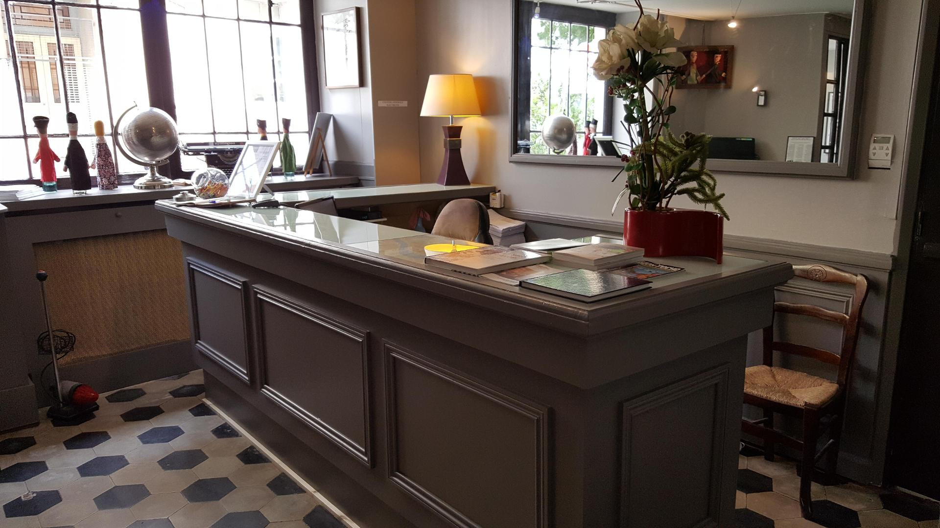 Vista Lobby L'Academie Hotel Lyon