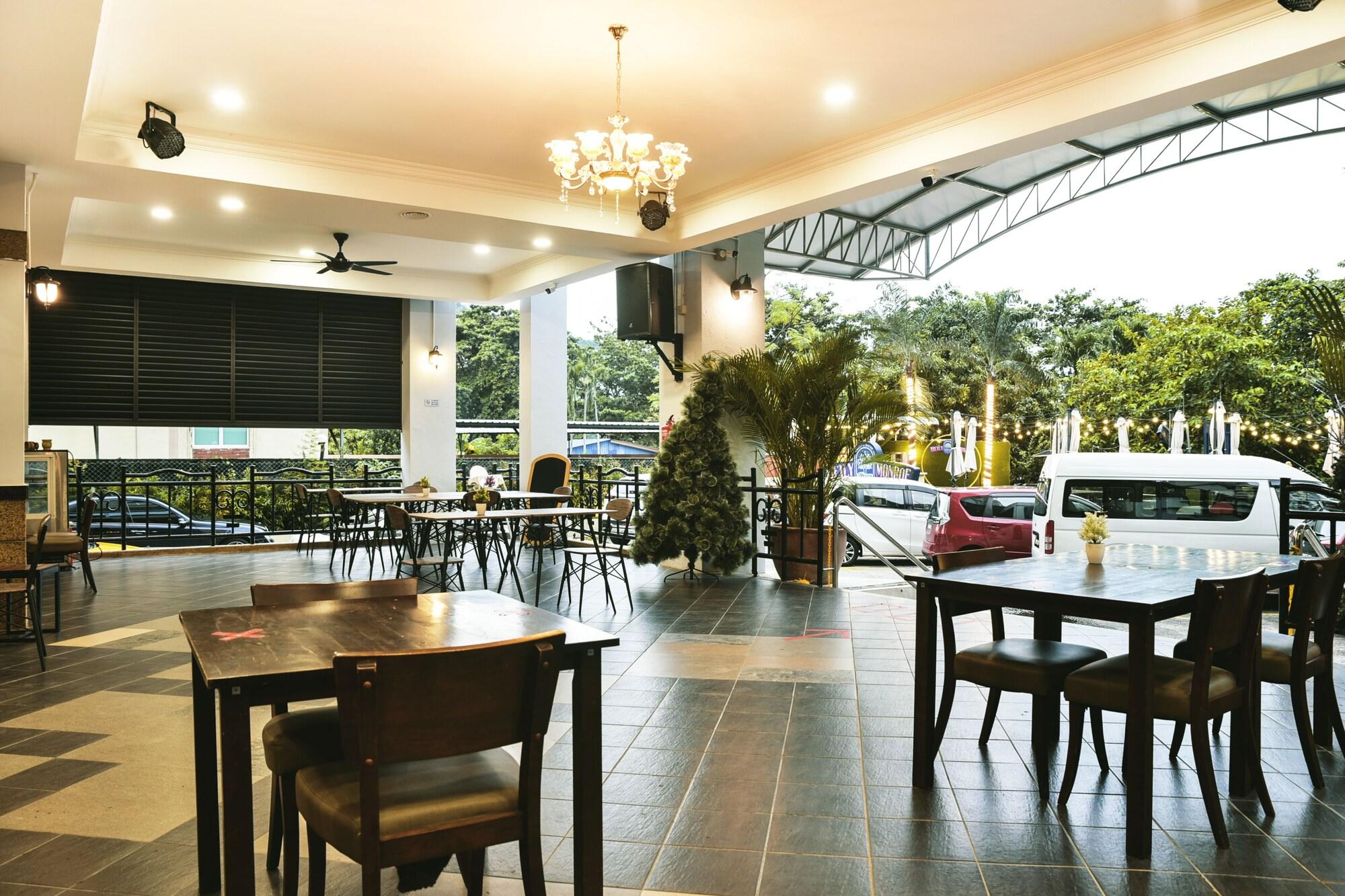 Restaurant Leisure Cove Hotel & Apartments