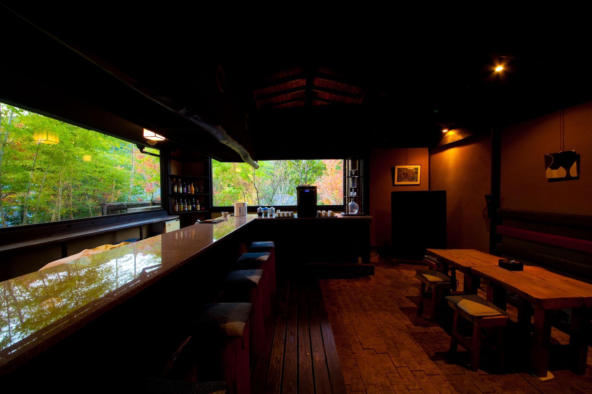 Bar/Salón Kogane Sansou