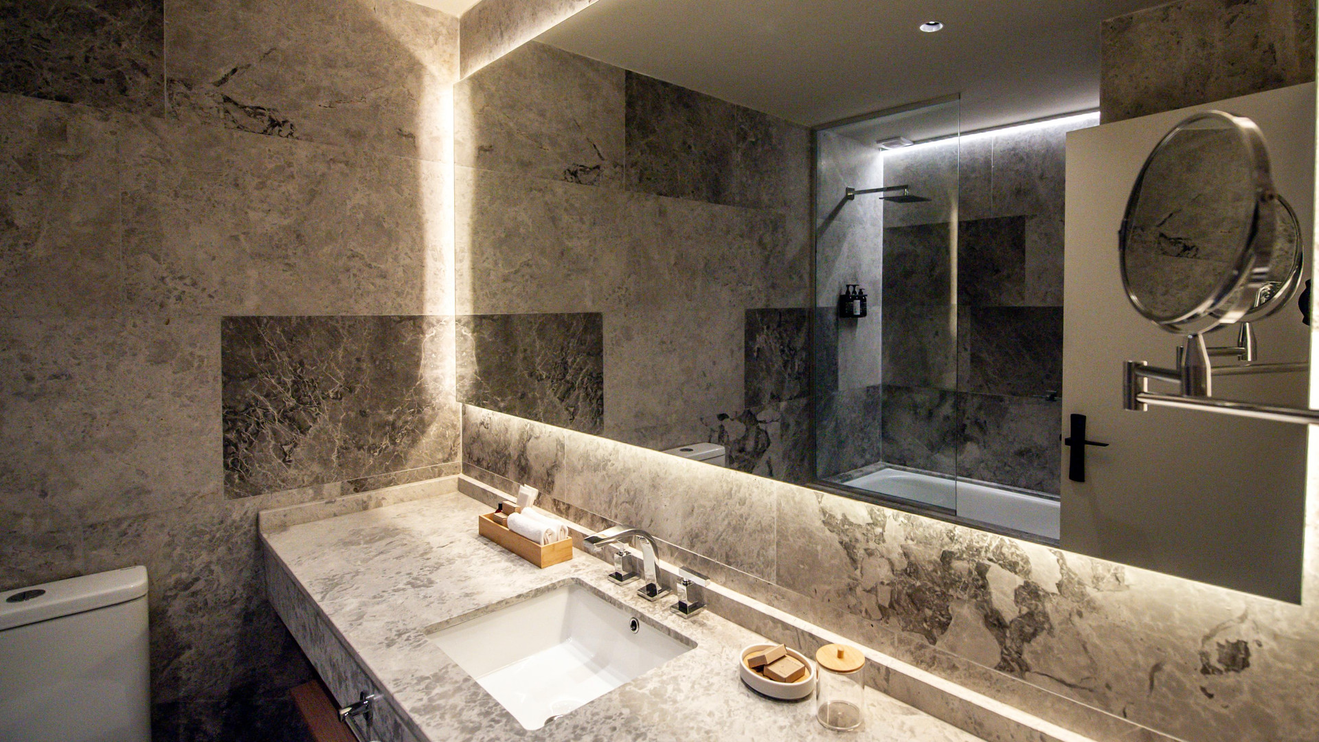 Baño Auria Angostura