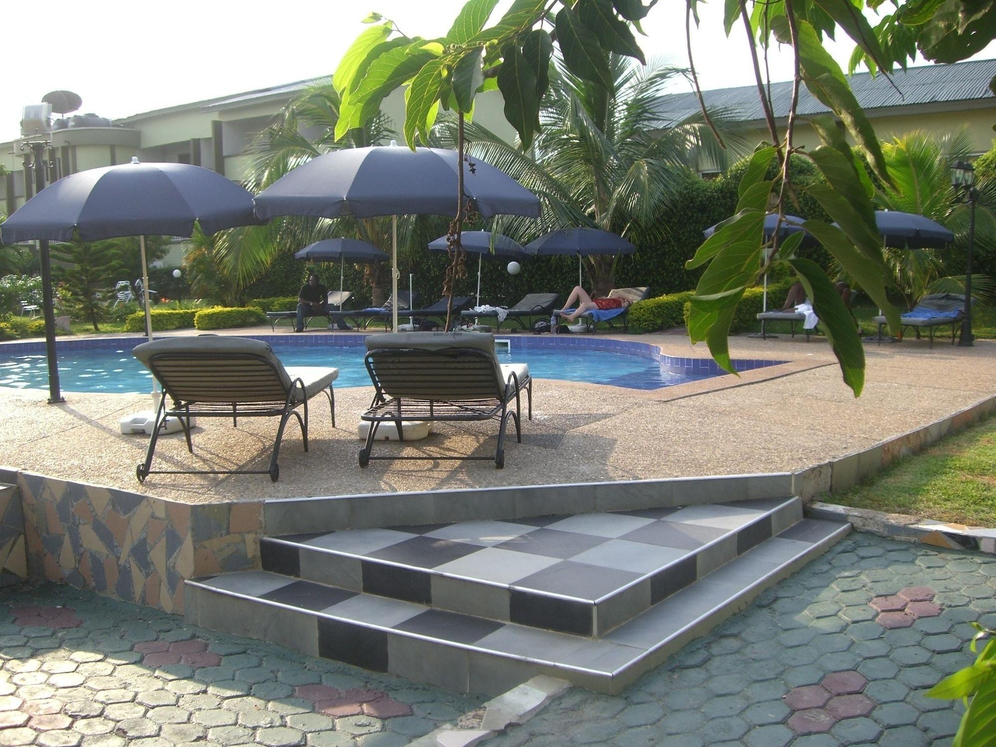 Vista Piscina Wadoma Royale Hotel