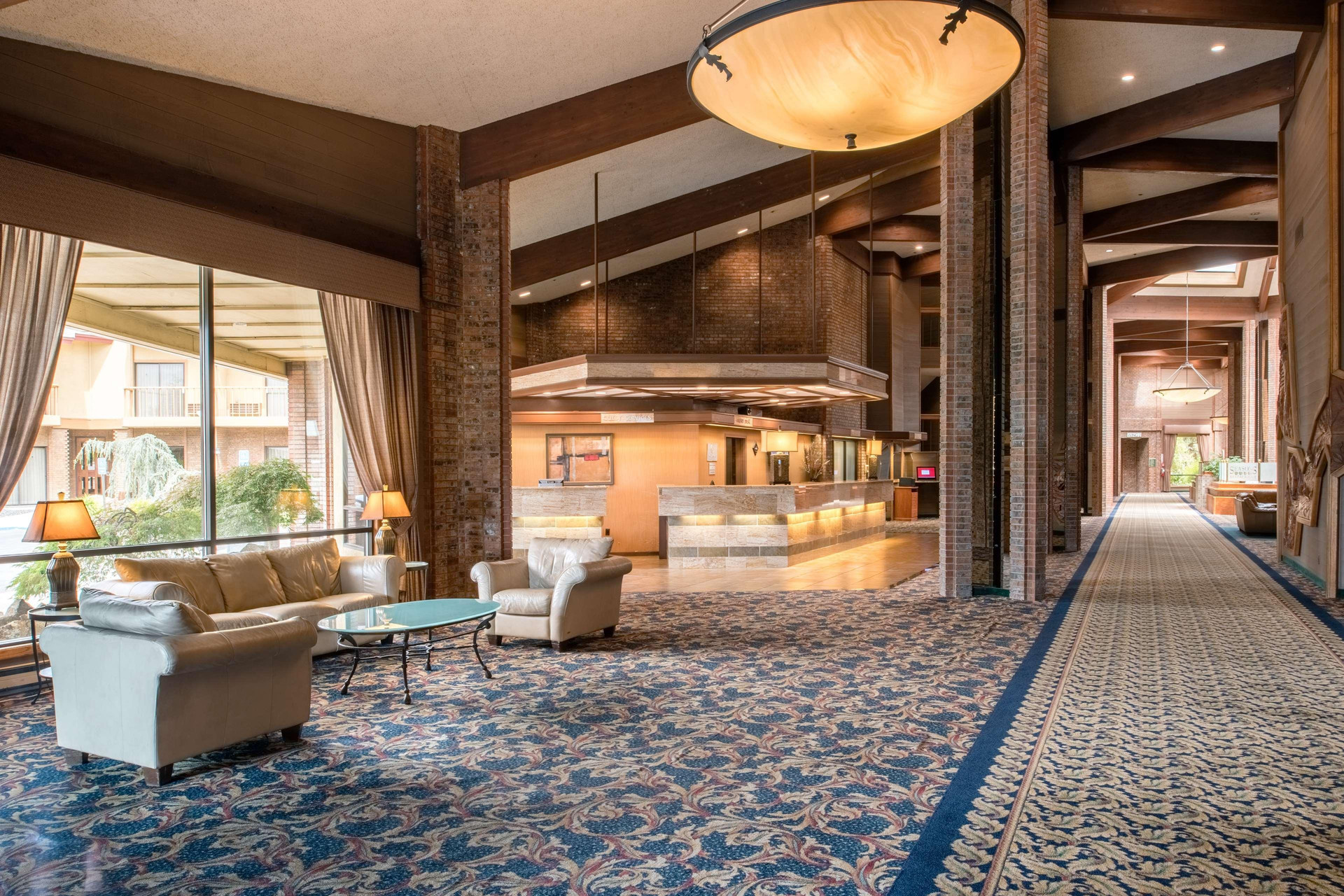 Vista Lobby Red Lion Hotel Pasco Airport & Conference Center