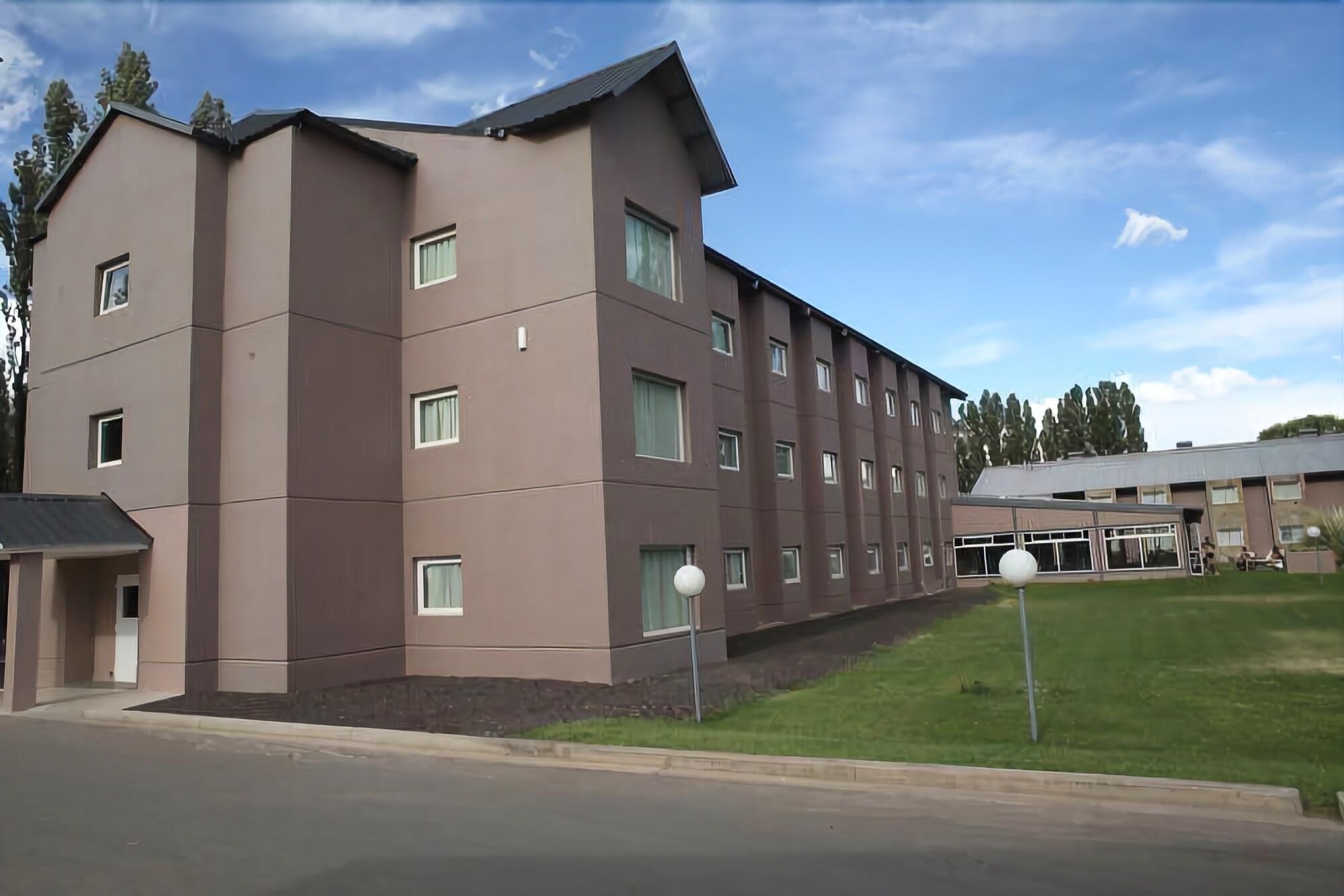 Vista Exterior Hotel Malargüe Inn & Suites - Spa Casino
