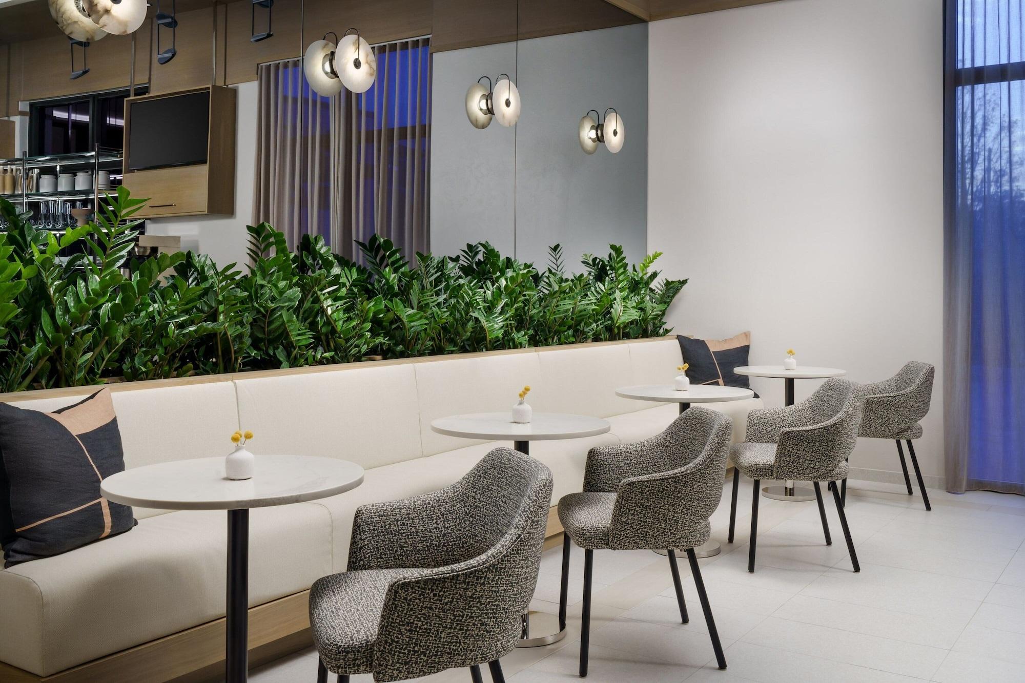 Restaurant AC Hotel by Marriott Naples 5th Avenue