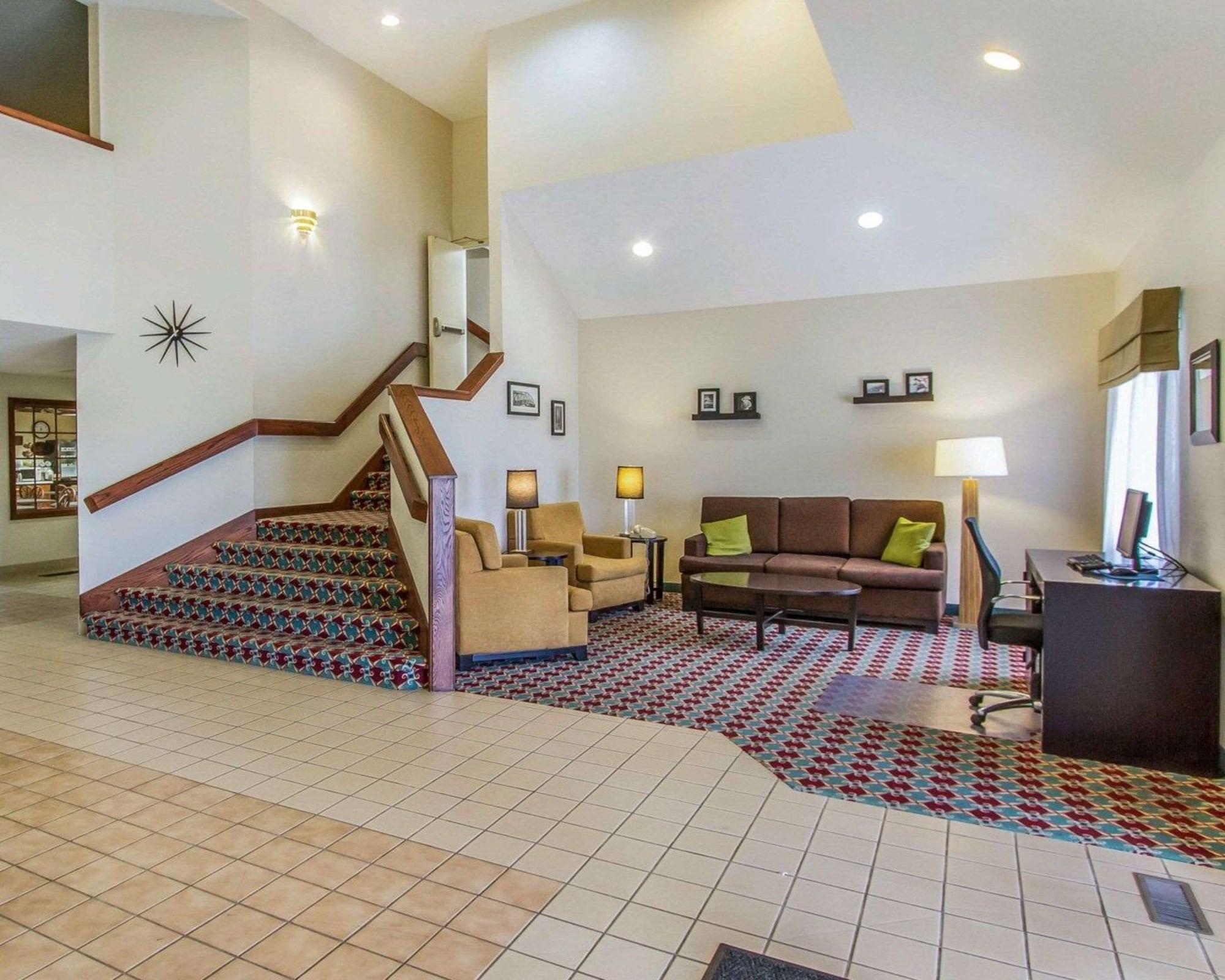 Vista Lobby Rodeway Inn