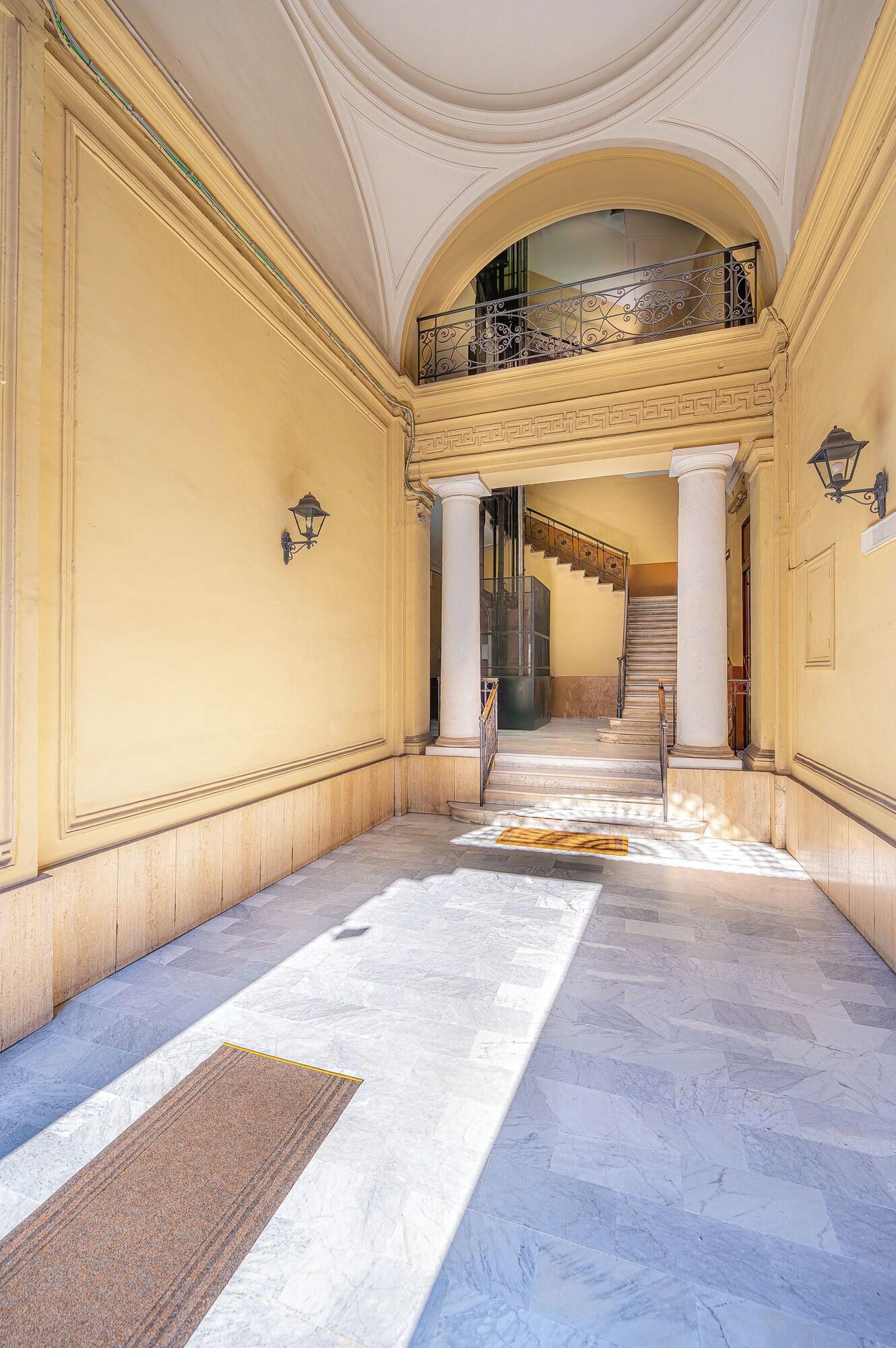 Varios Napoli Suite