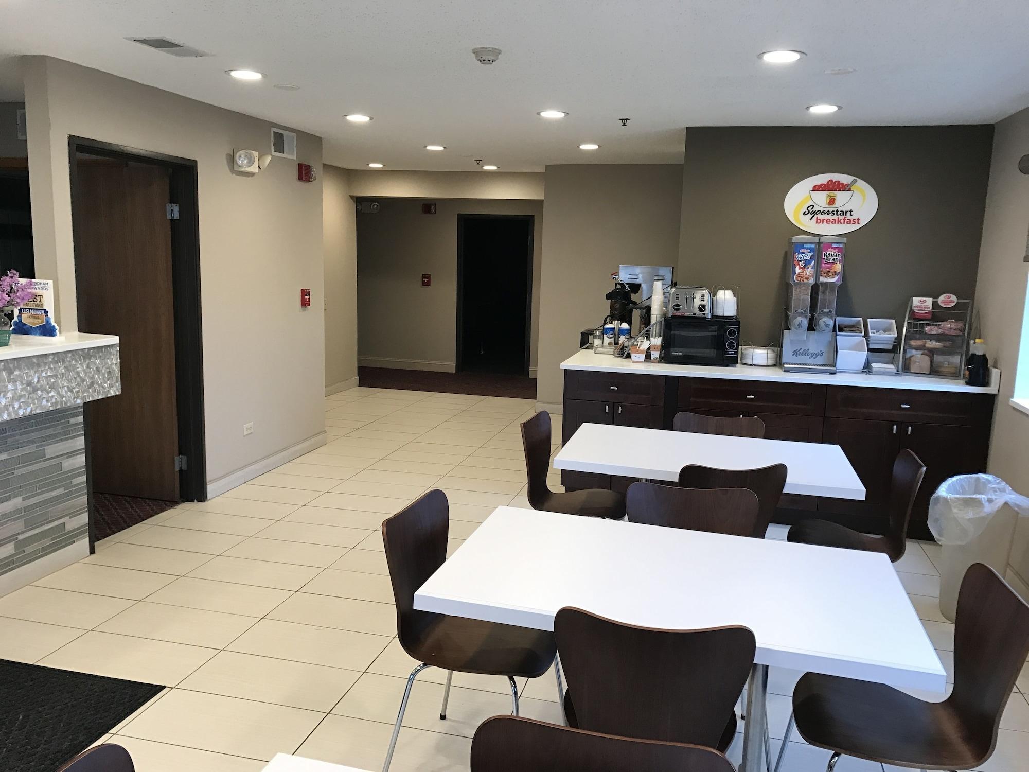 Restaurant Super 8 by Wyndham Monee