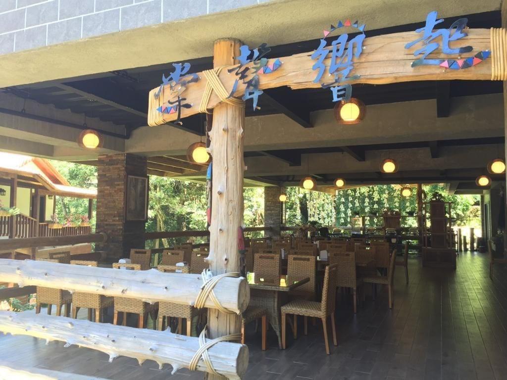 Restaurant Applause In The Mountain