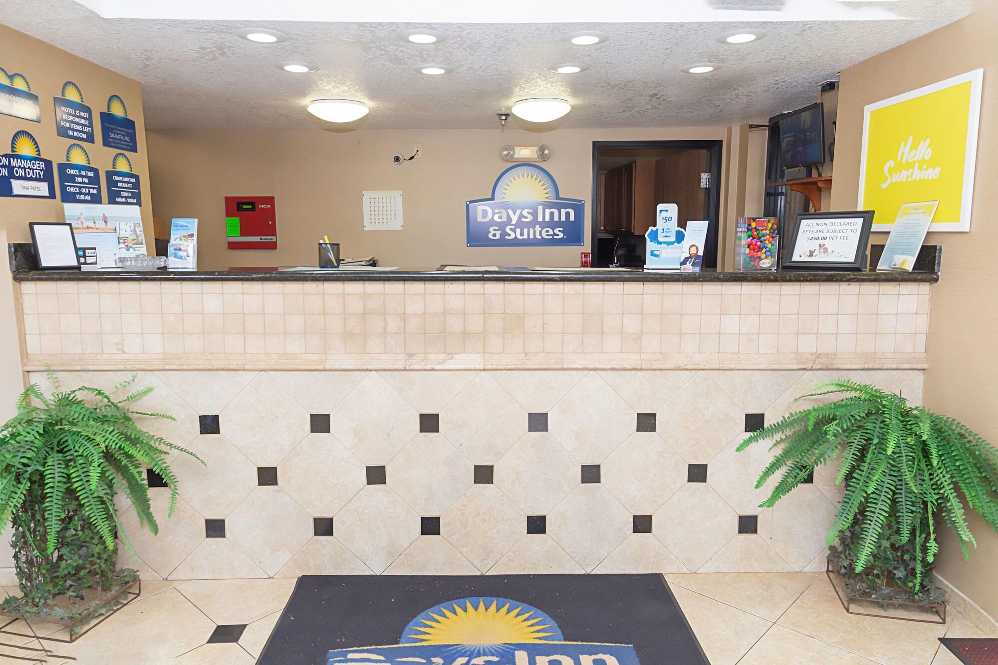 Vista Lobby Days Inn by Wyndham Oklahoma City