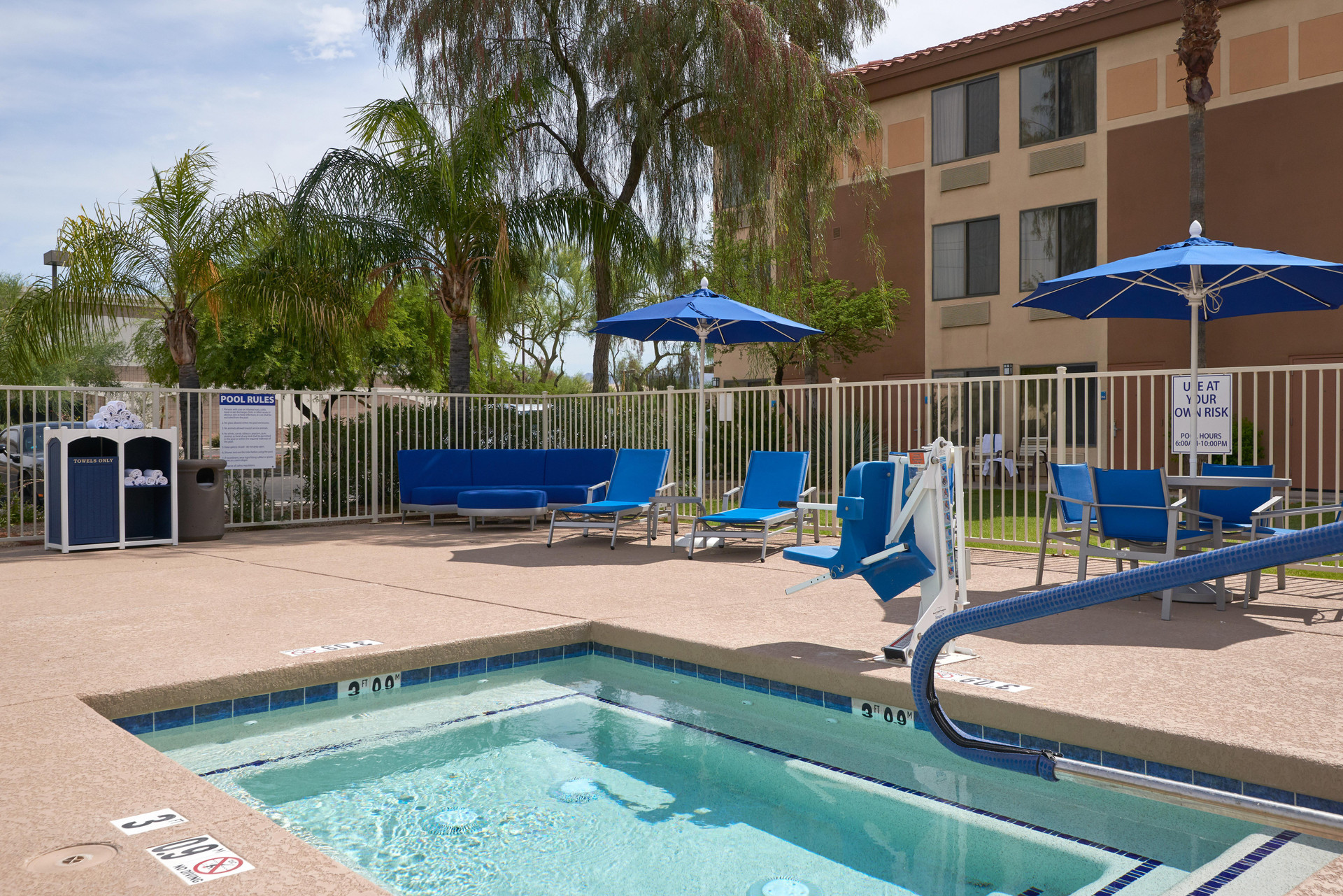 Vista Piscina Holiday Inn Express Scottsdale North by IHG