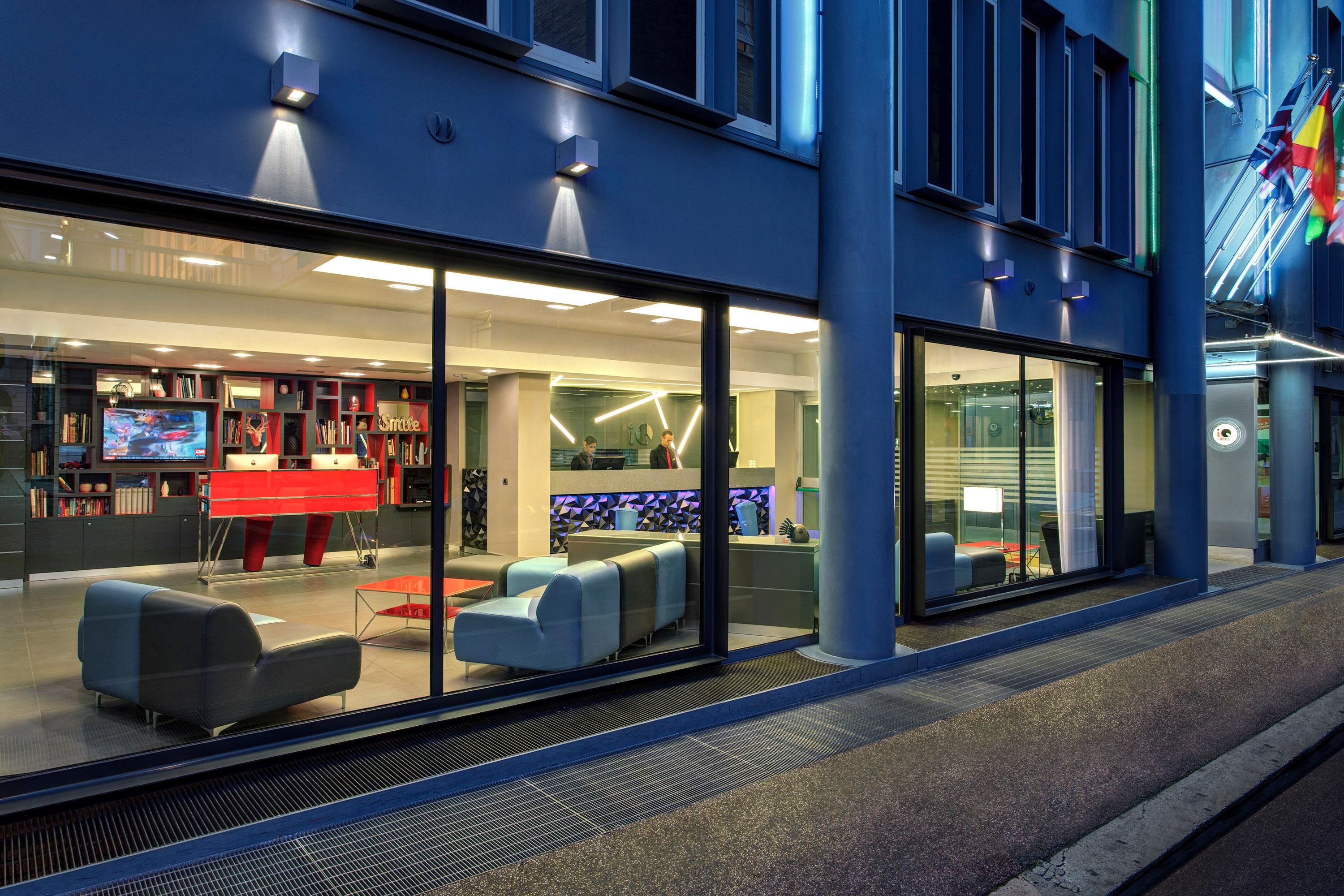 Vista Exterior iQ Hotel Roma