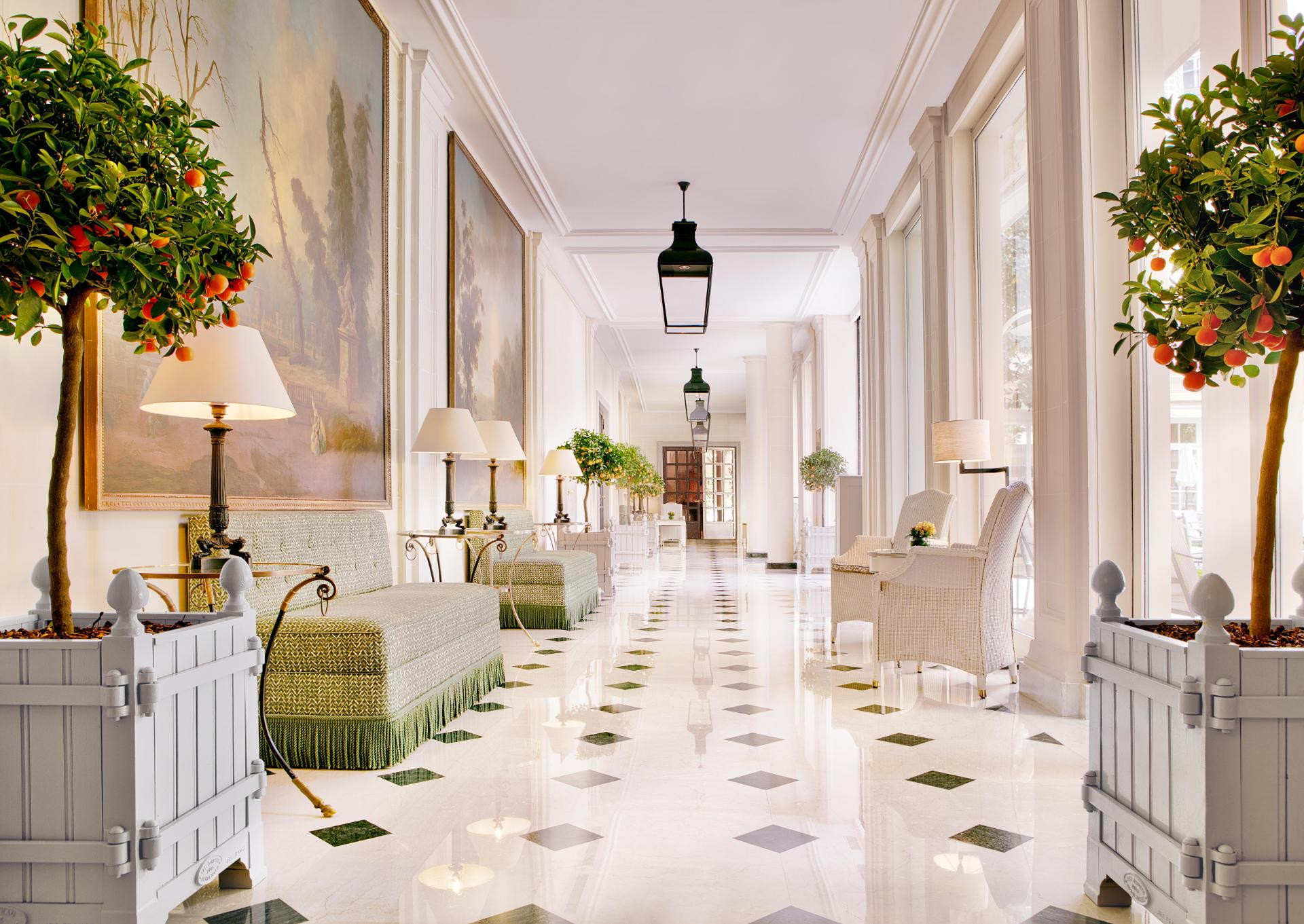 Vista Lobby Le Bristol Paris - Oetker Hotels