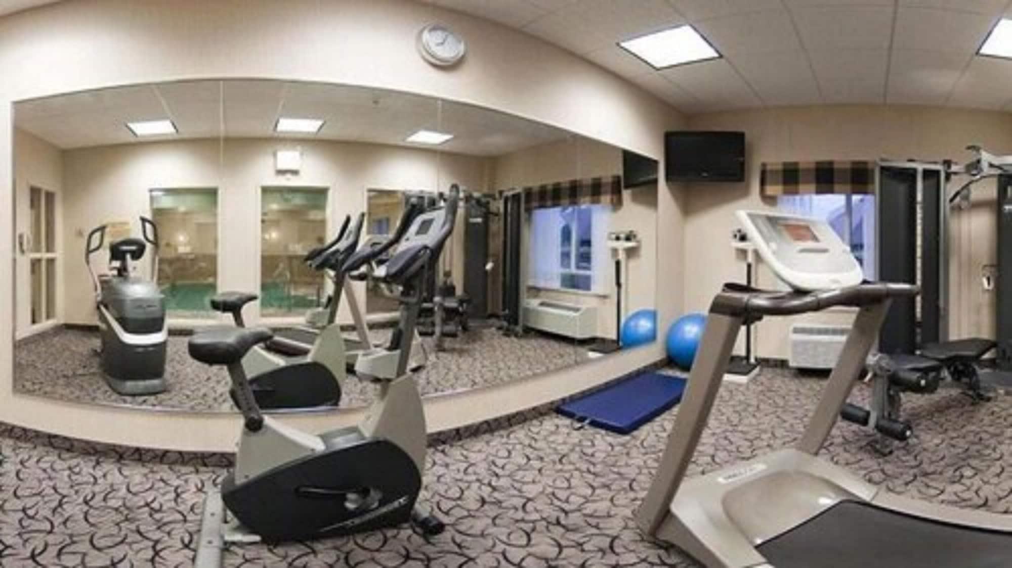 Gimnasio Holiday Inn Express Hotel & Suites Ottawa Airport by IHG