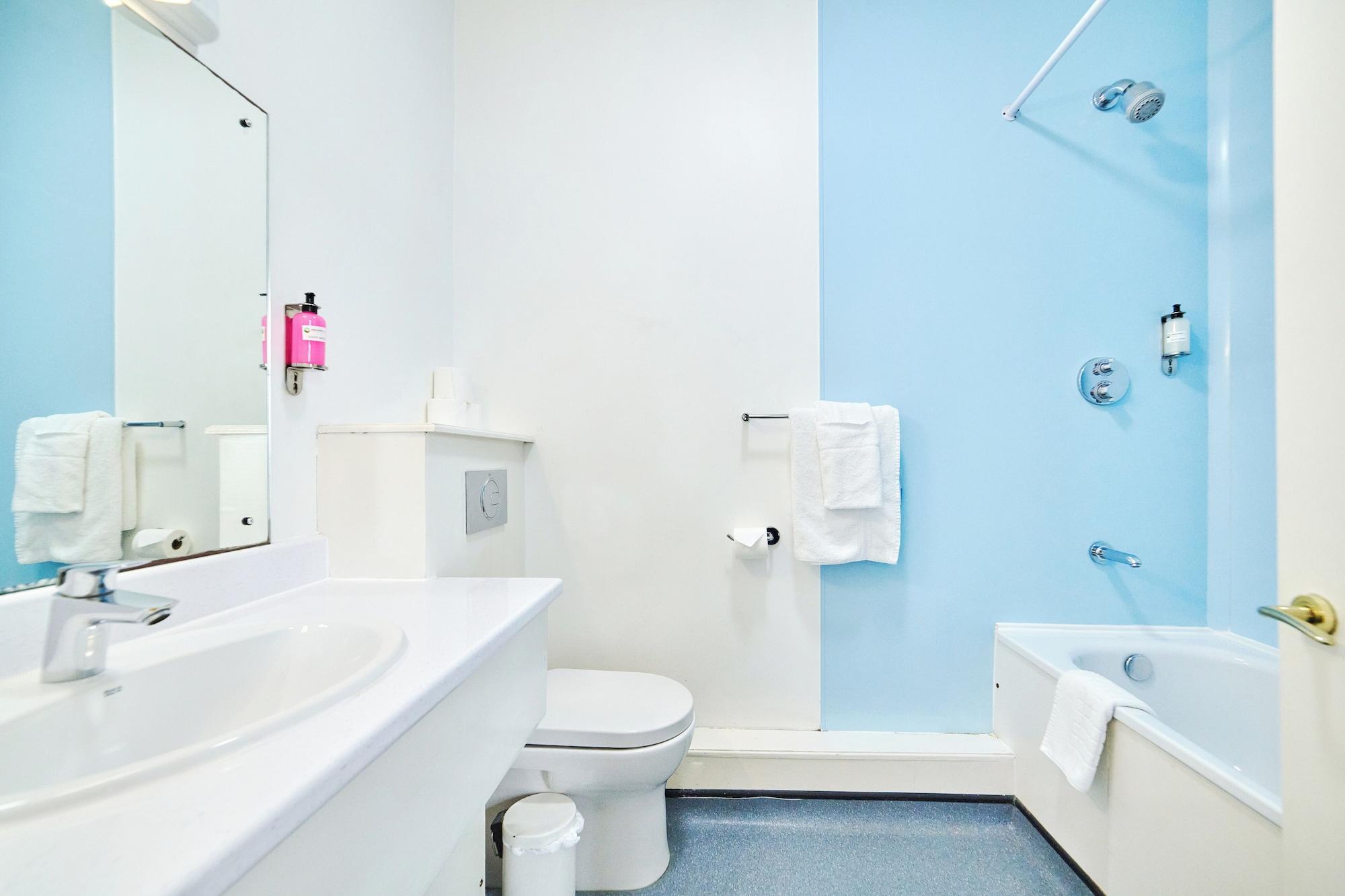 Equipamiento de Habitación Discovery Inn Hotel