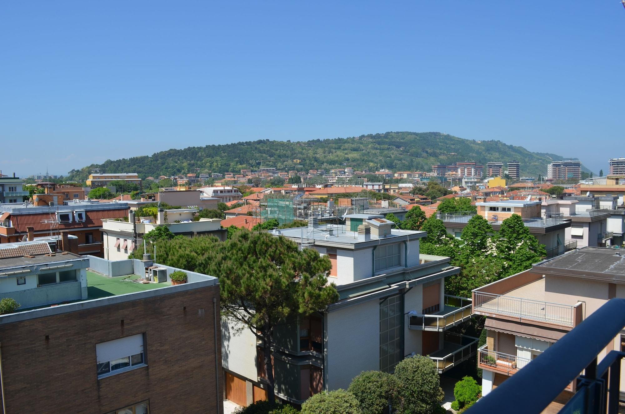 Vista Exterior Hotel Capitol