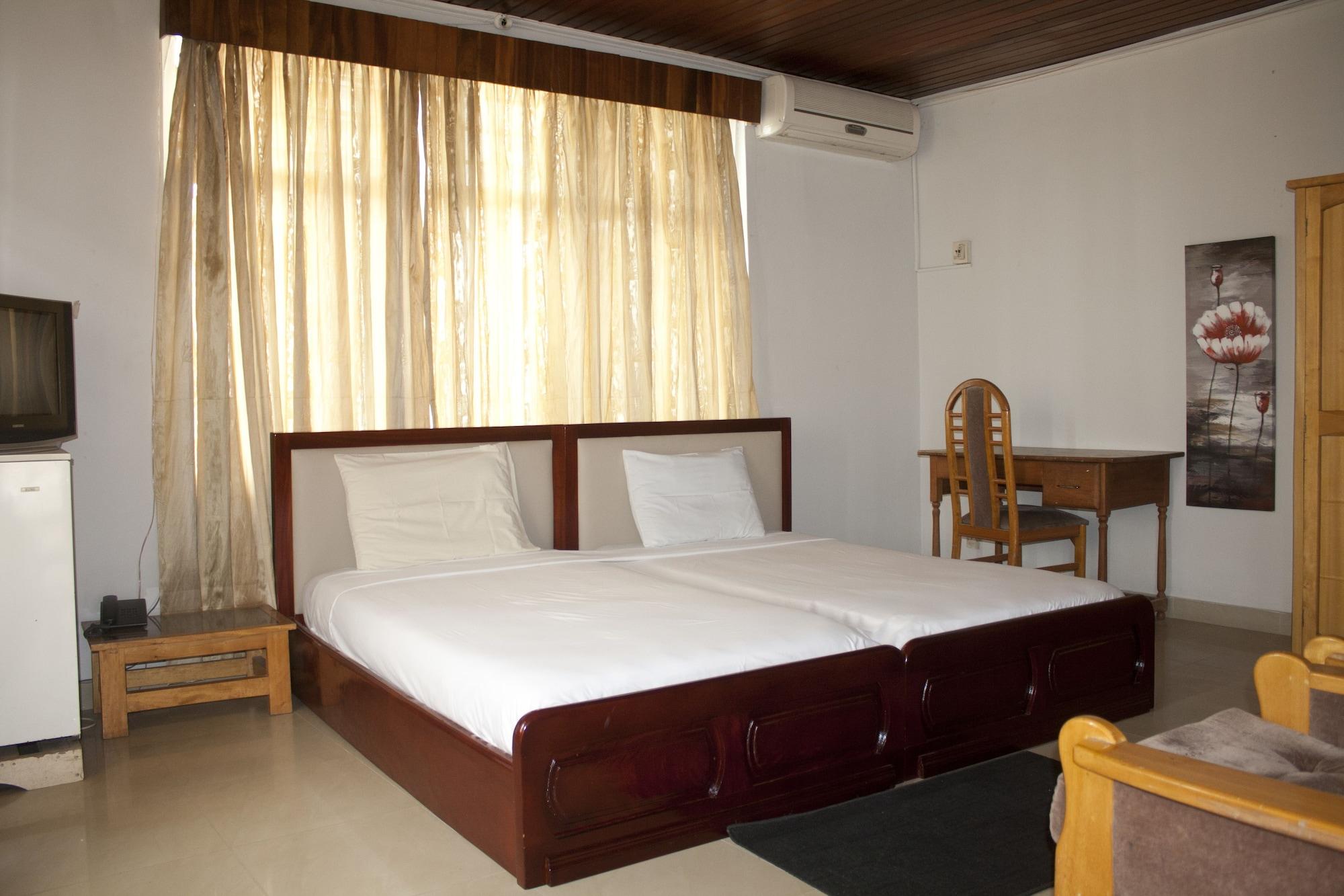 Varios East Legon Guest Lodge