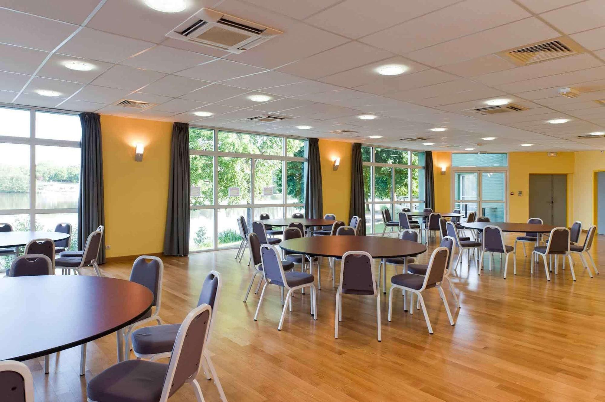 Sala de Reuniones ibis Styles Bourbon Lancy