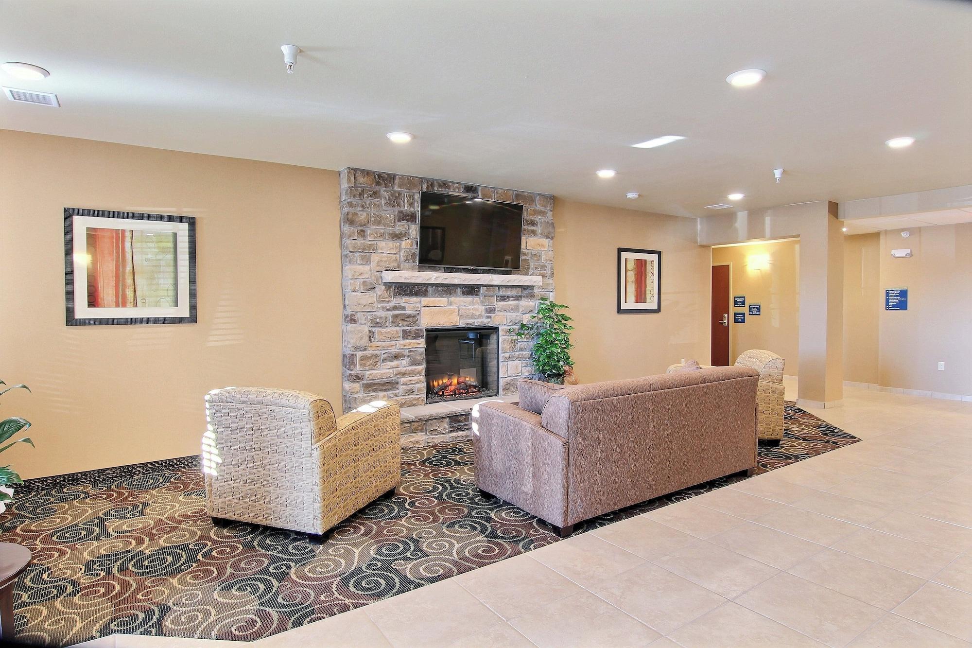 Vista Lobby Cobblestone Hotel & Suites - Beulah