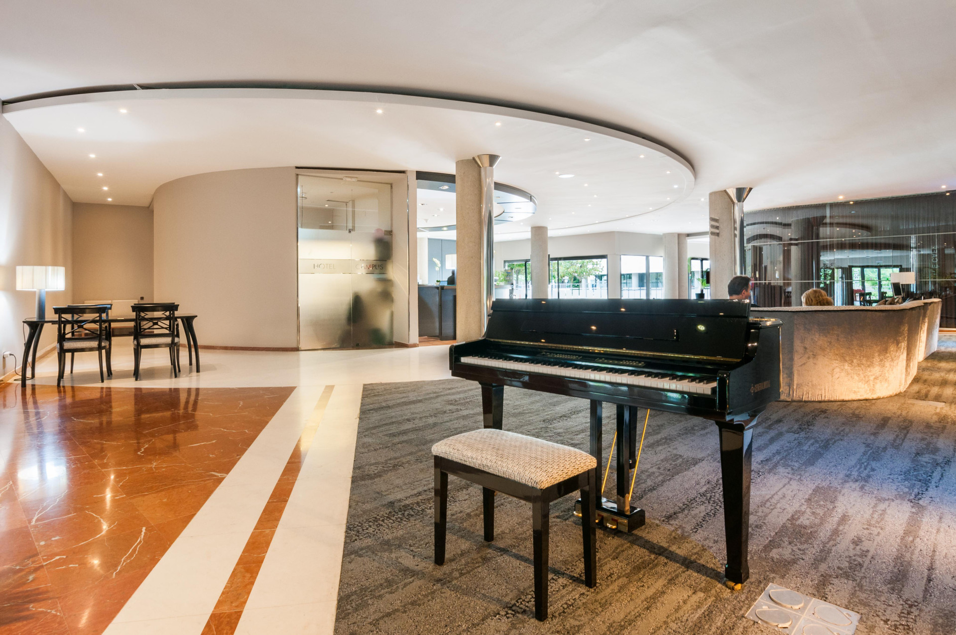 Vista Lobby Exe Campus