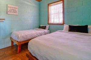 Renta temporal - Nice Little Cabin in the Woods, Frio River Frontage - #3