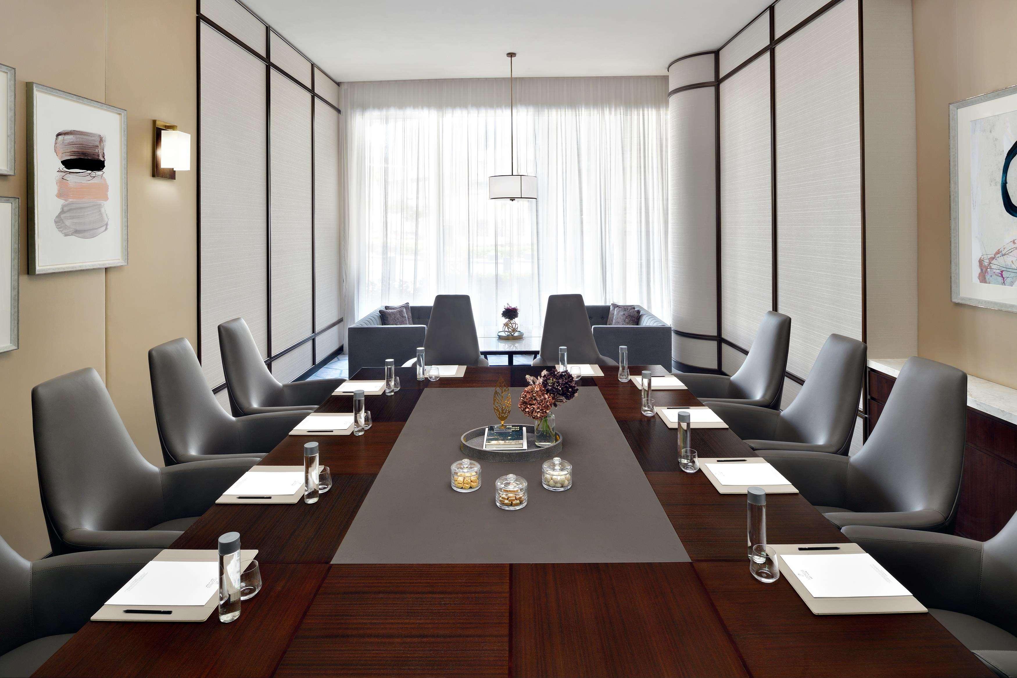 Centro de Negocios Address Sky View Hotel