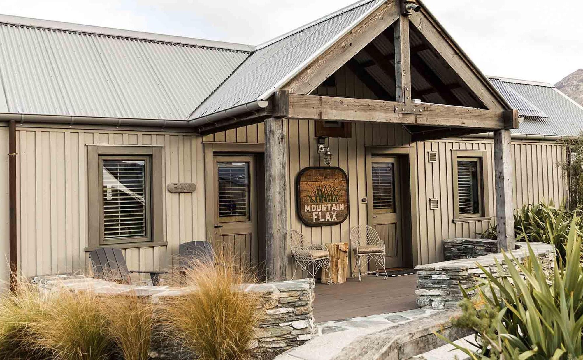 Vista Exterior Headwaters Glenorchy Eco Lodge