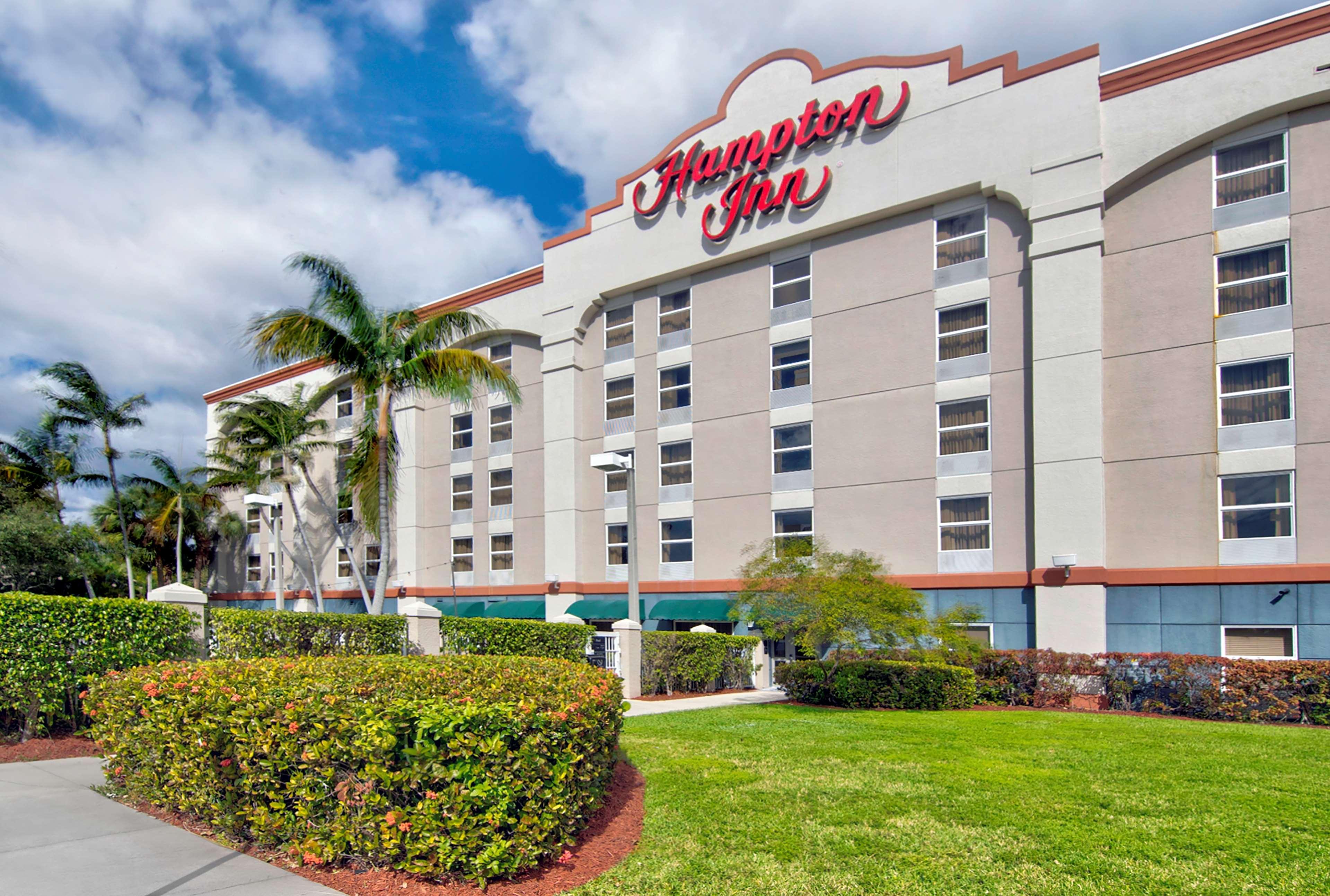 Vista Exterior Hampton Inn Ft. Lauderdale Airport North Cruise Port