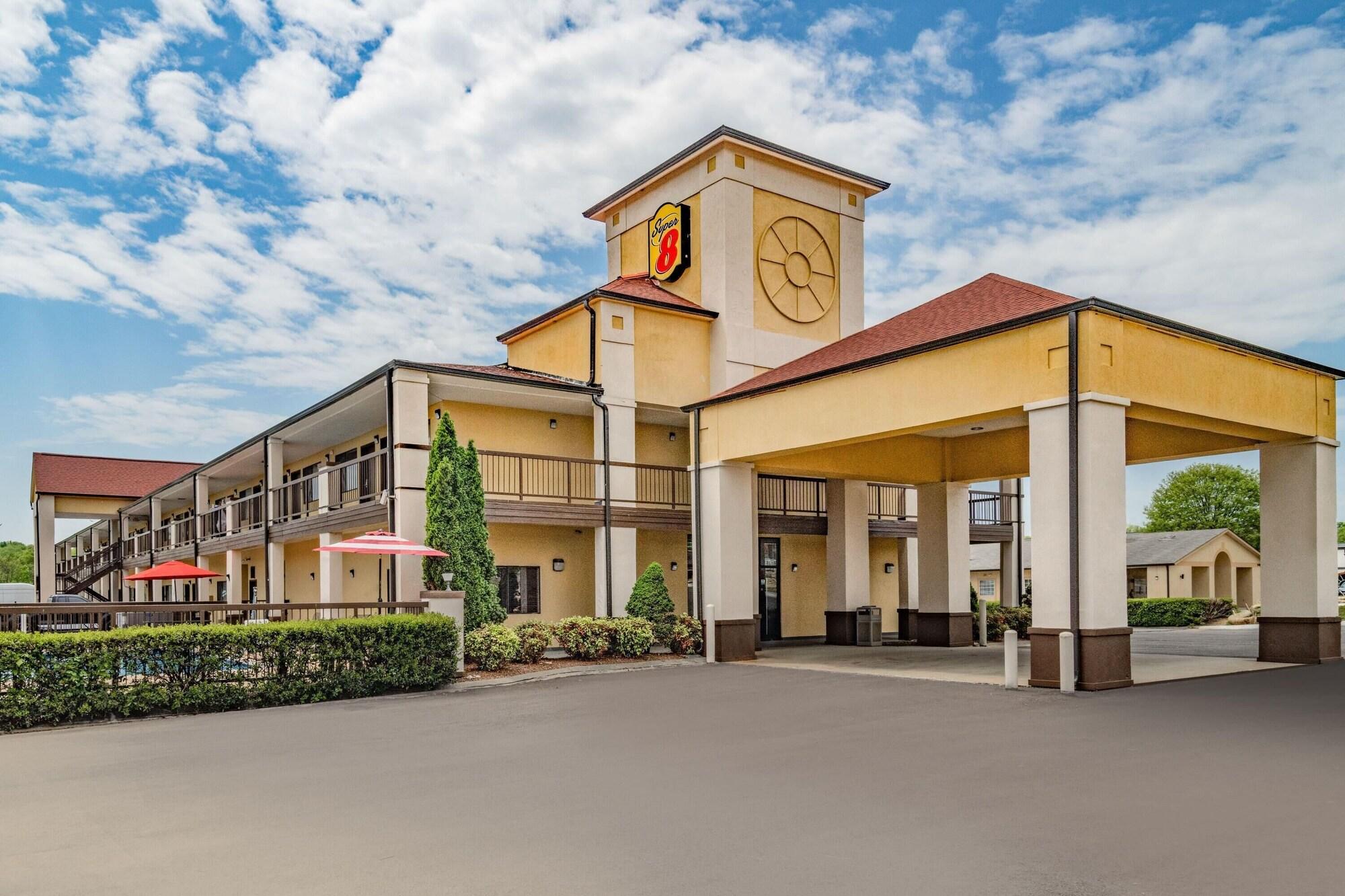 Varios Super 8 by Wyndham Columbia
