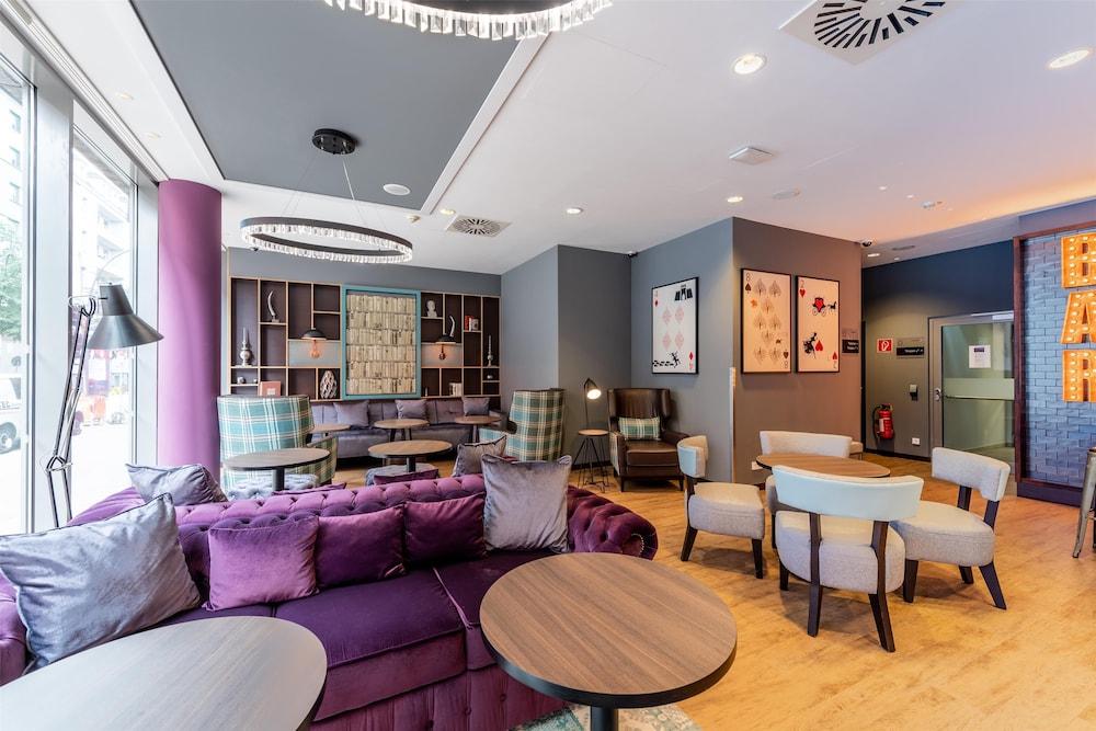 Vista Lobby Premier Inn Hamburg City Millerntor