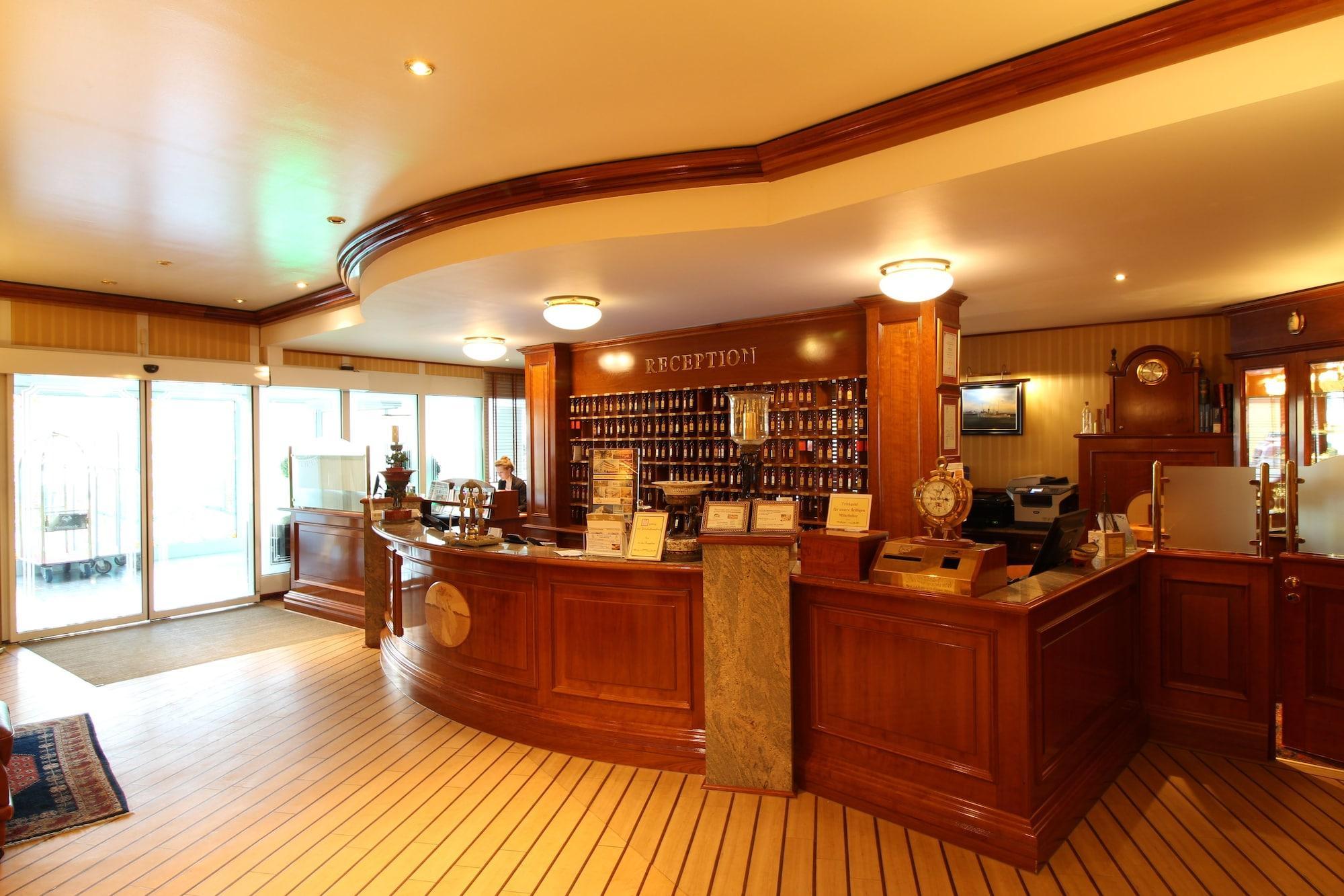Vista Lobby Hotel Strandperle