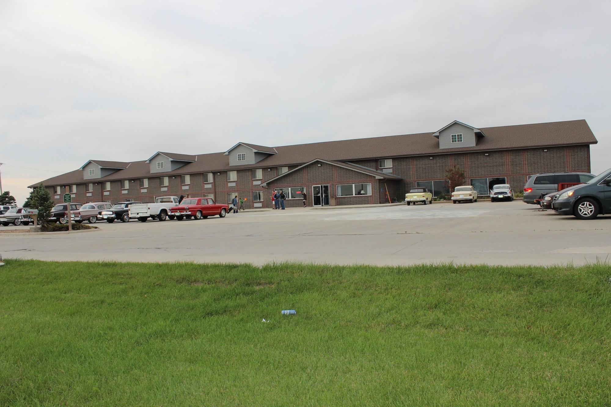 Vista Exterior Super 8 by Wyndham Missouri Valley