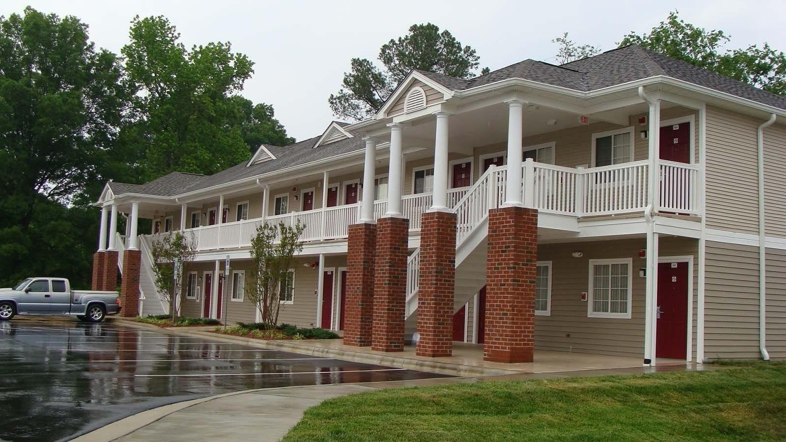 Varios Affordable Suites Rocky Mount