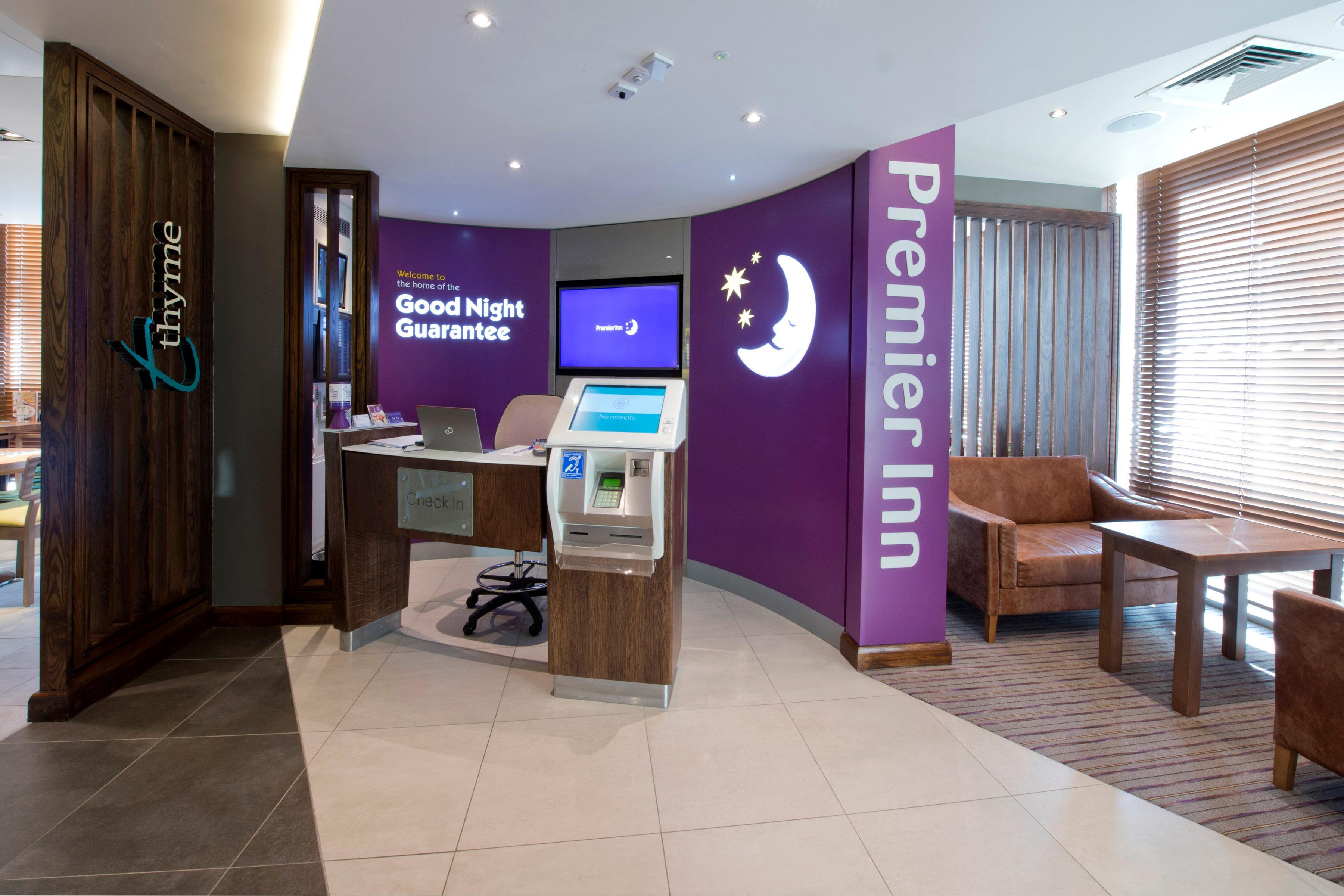 Vista Lobby Premier Inn London Lewisham