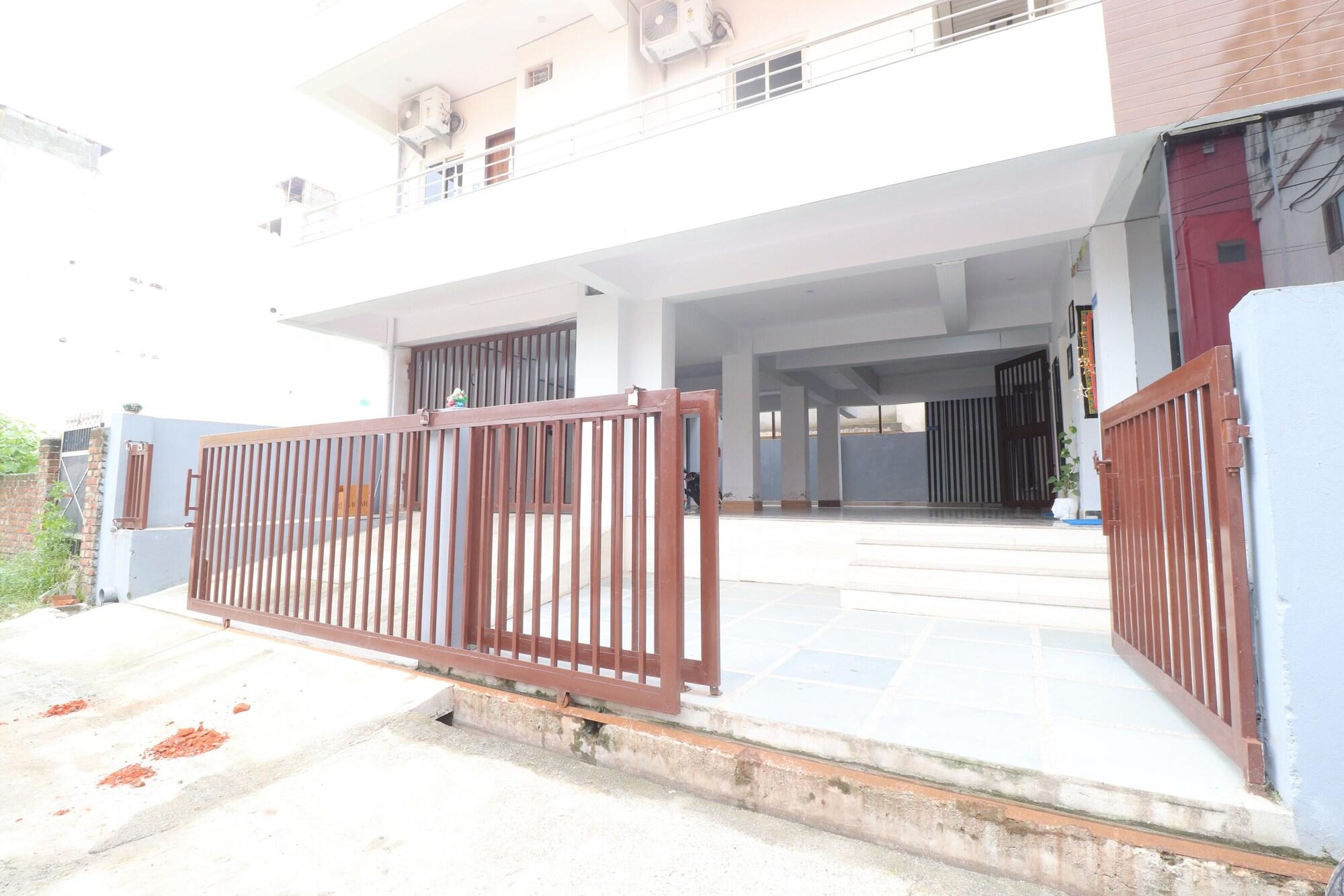 Comodidades del Alojamiento Goroomgo YP Stays Dehradun