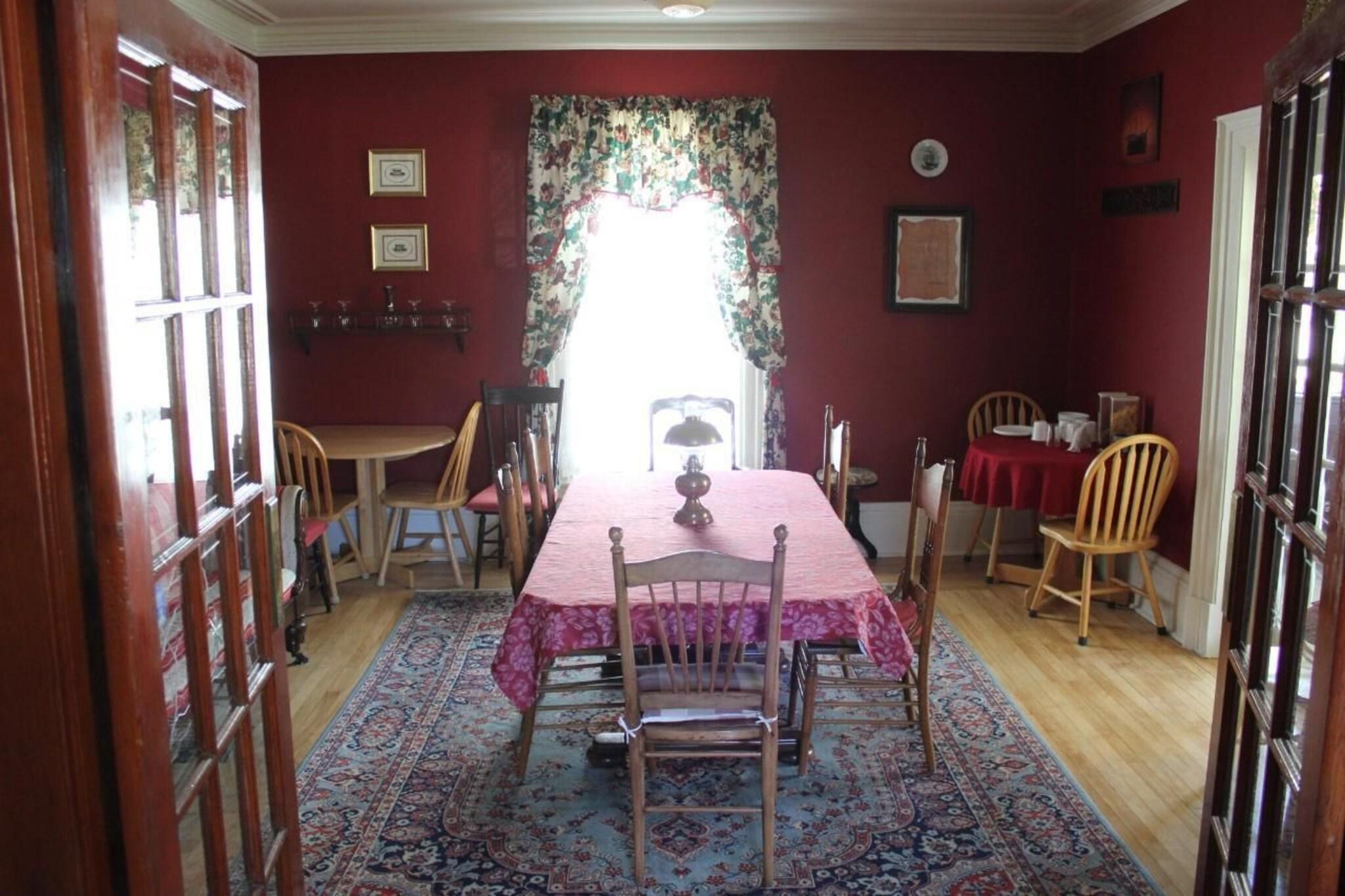 Vista Lobby Harbourview Motel & Accommodations