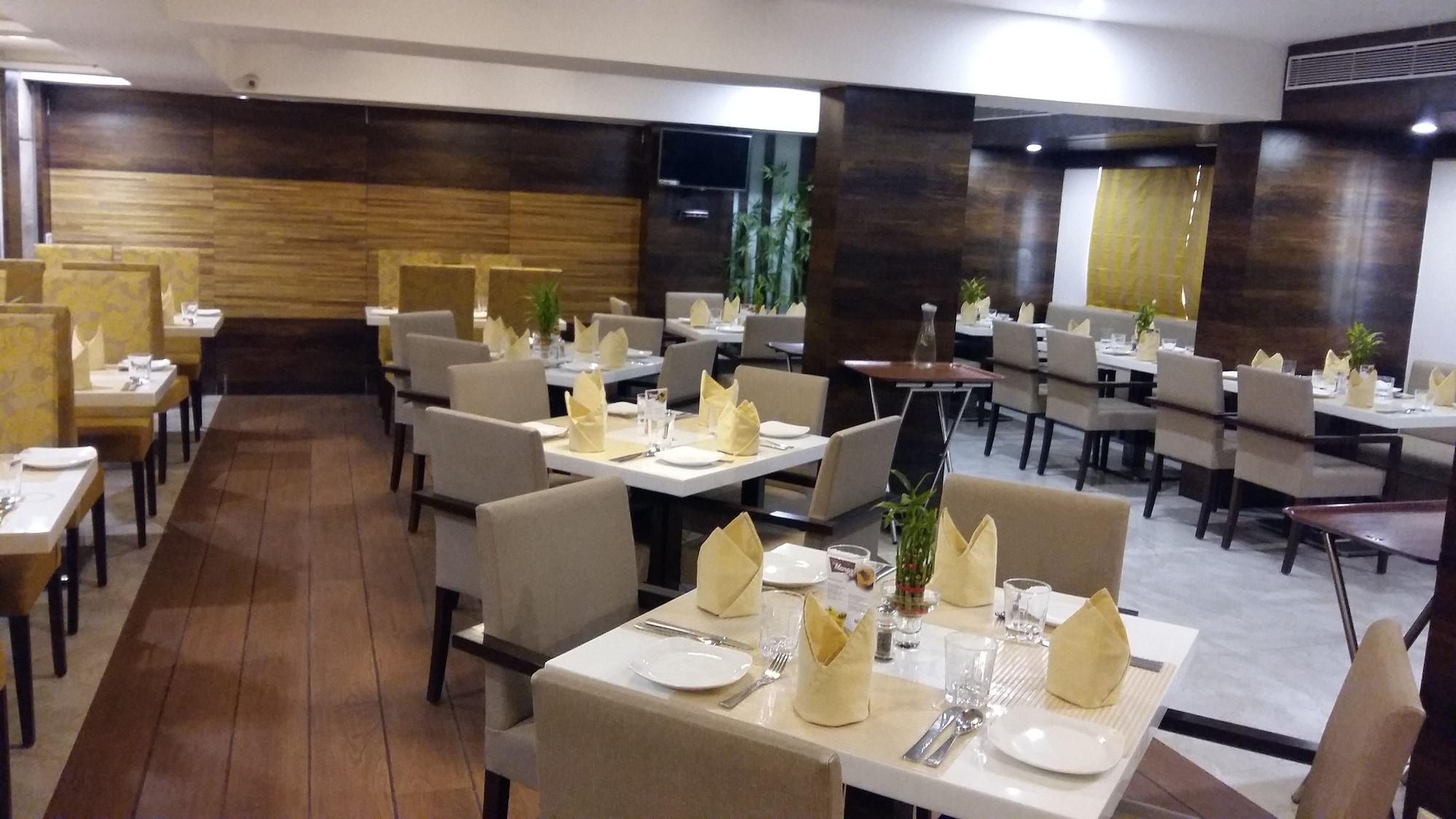 Restaurant Pride Biznotel Vadodara
