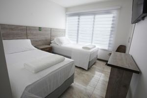 Alojamiento - Ari Hotel