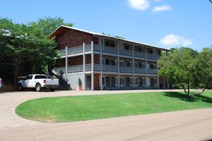 Alojamiento - Lake Tiak O Khata Resort