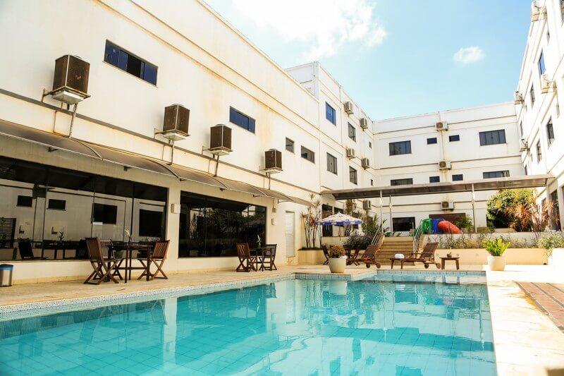 Vista Piscina Atrium Confort Hotel