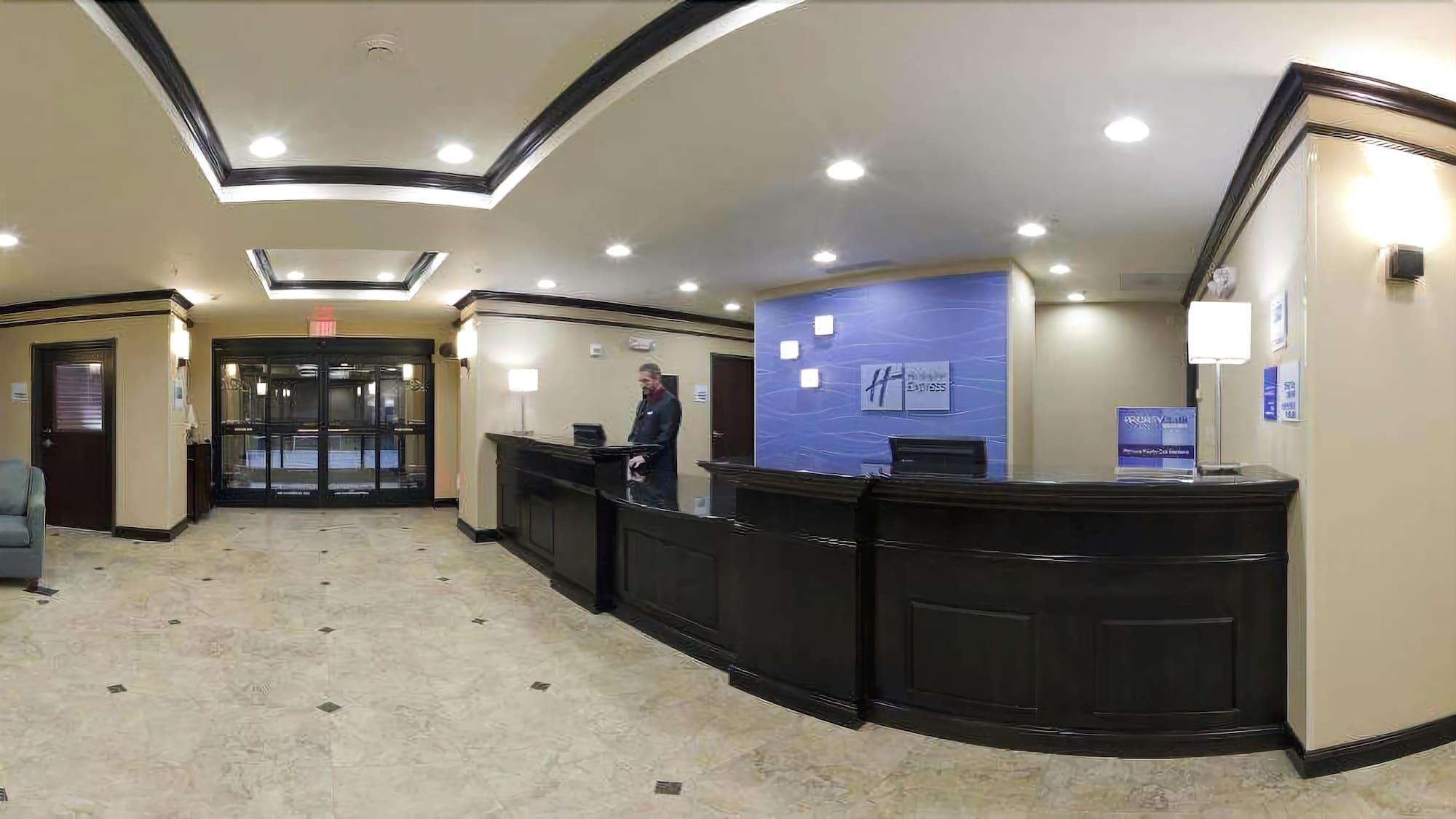 Vista Lobby Holiday Inn Express Hotel & Suites Syracuse North - Cicero by IHG