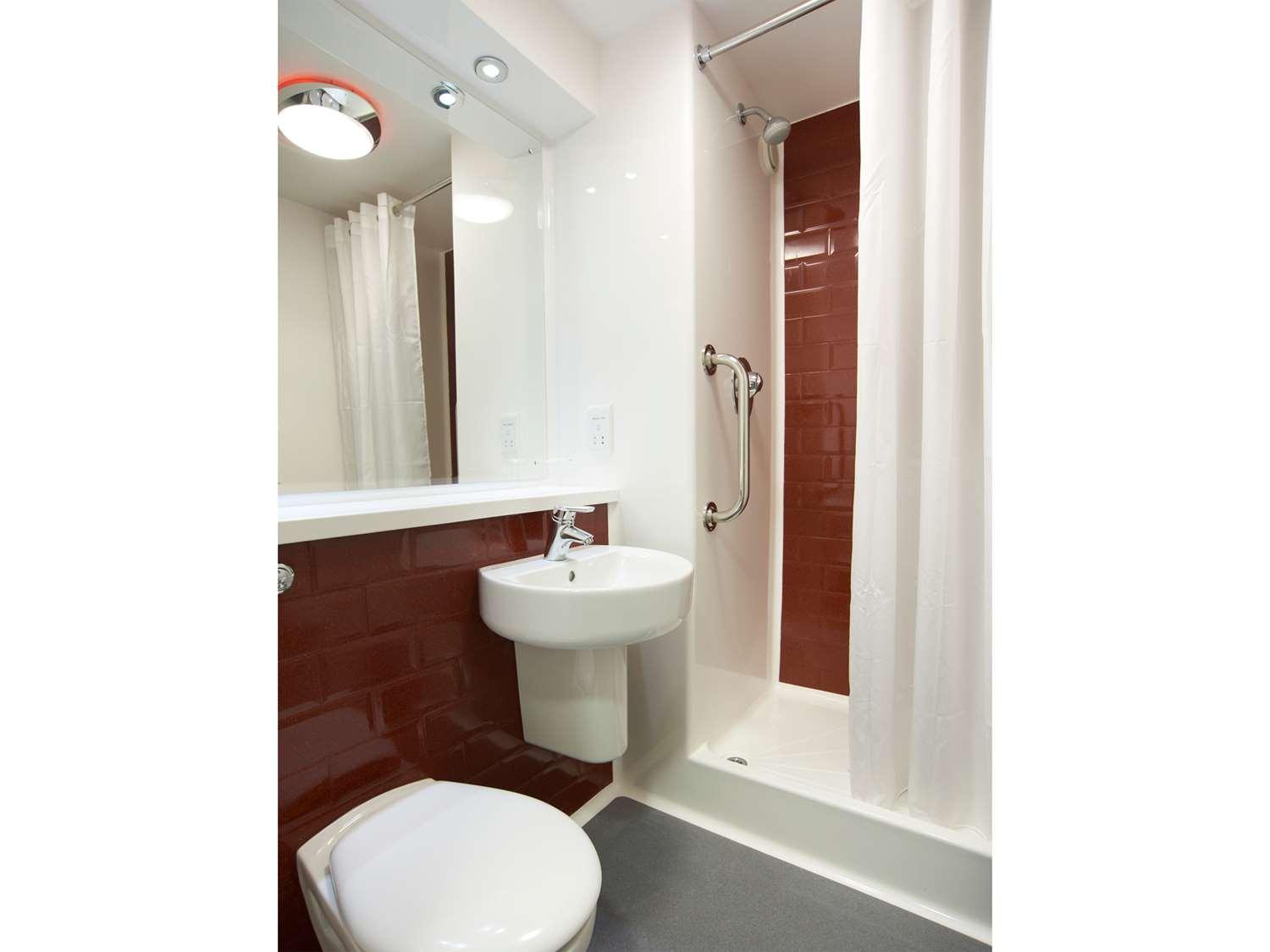 Suite Travelodge Aberdeen Central Justice Mill Lane