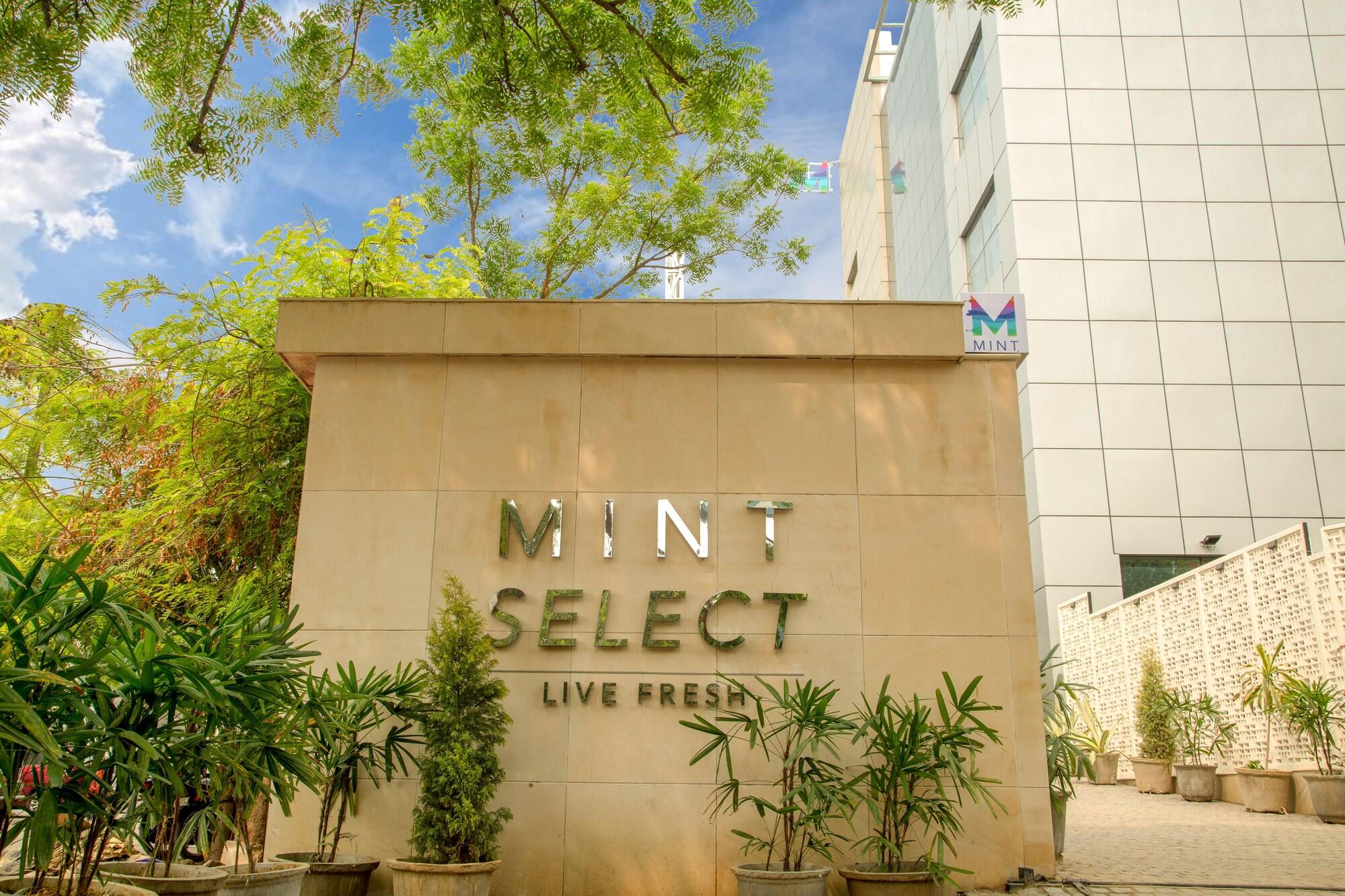 Vista Exterior Hotel Mint Select Noida
