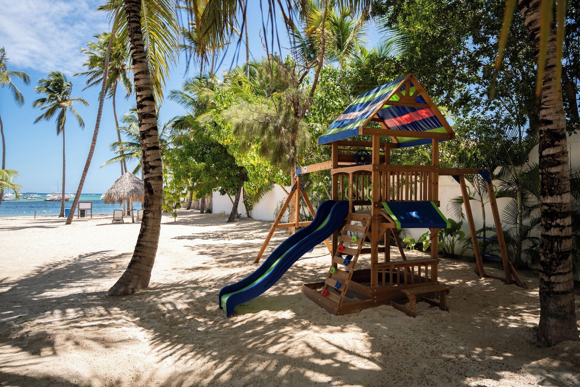 Instalaciones Recreativas Destination Jelly Playa Coral Condo