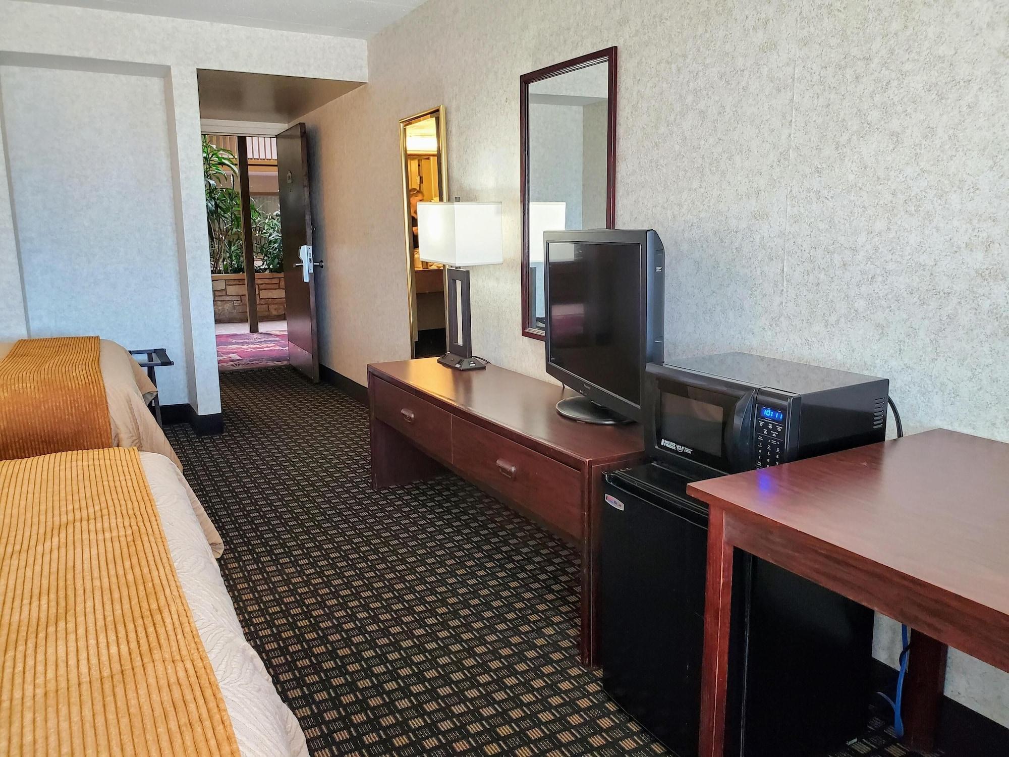 Habitación Crossroads Hotel & Watertown Event Center