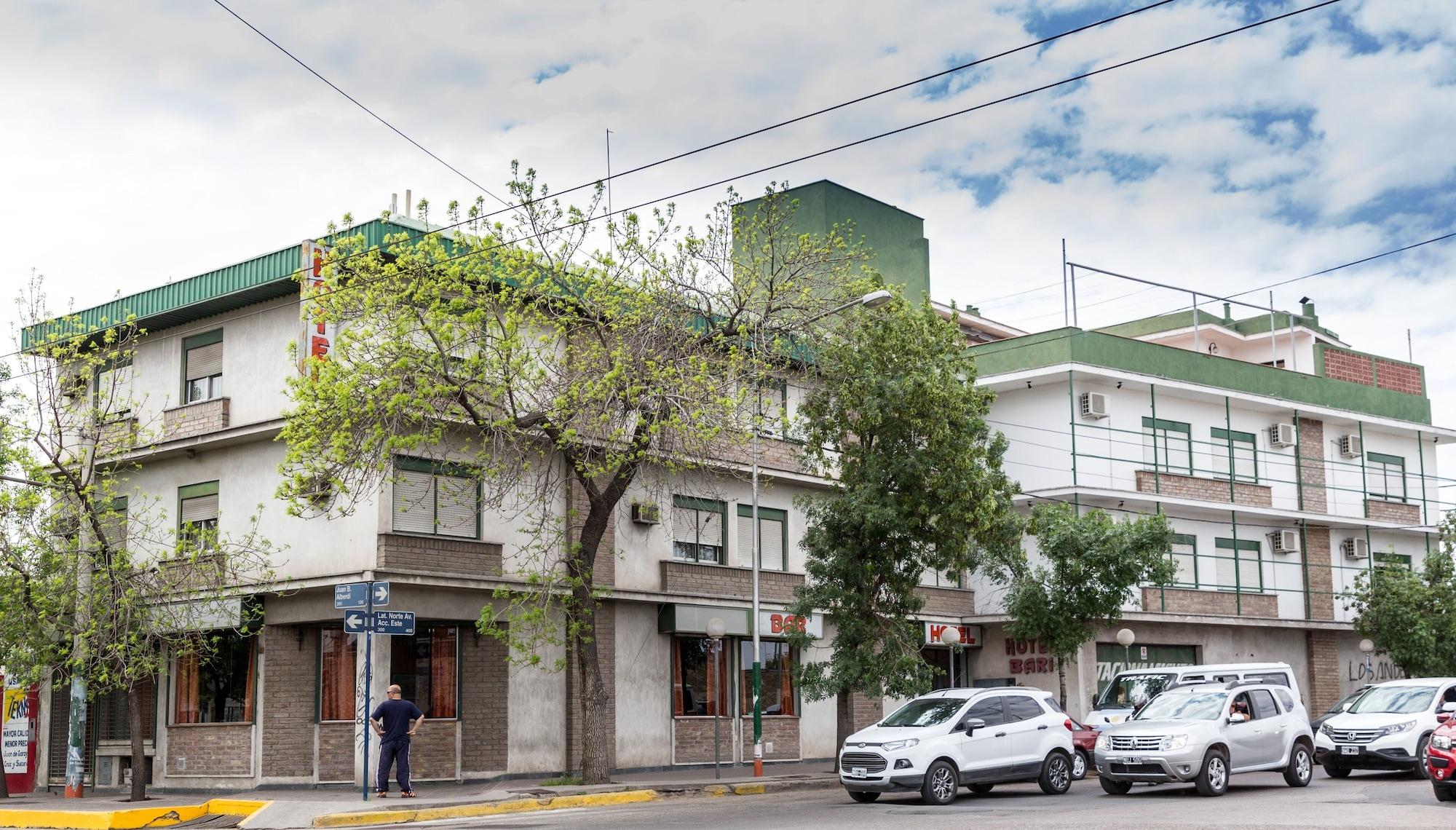 Vista Exterior Hotel Bari