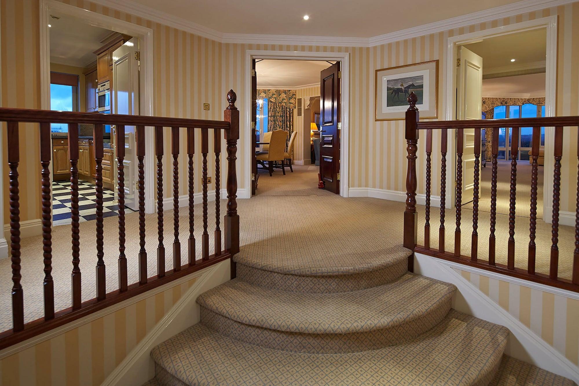 Vista Lobby Cheval Thorney Court at Hyde Park