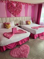 Alquiler Vacacional - Cozy Pink 1-bedroom condo in terrific Orlando with WiFi, fitness room