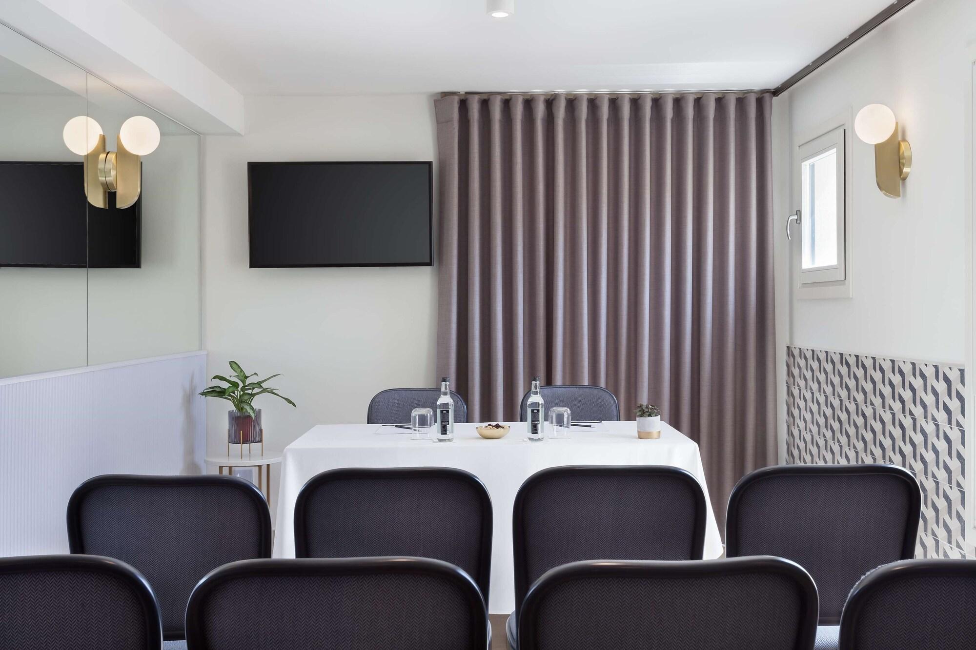 Varios The Cumberland Hotel by NEU Collective